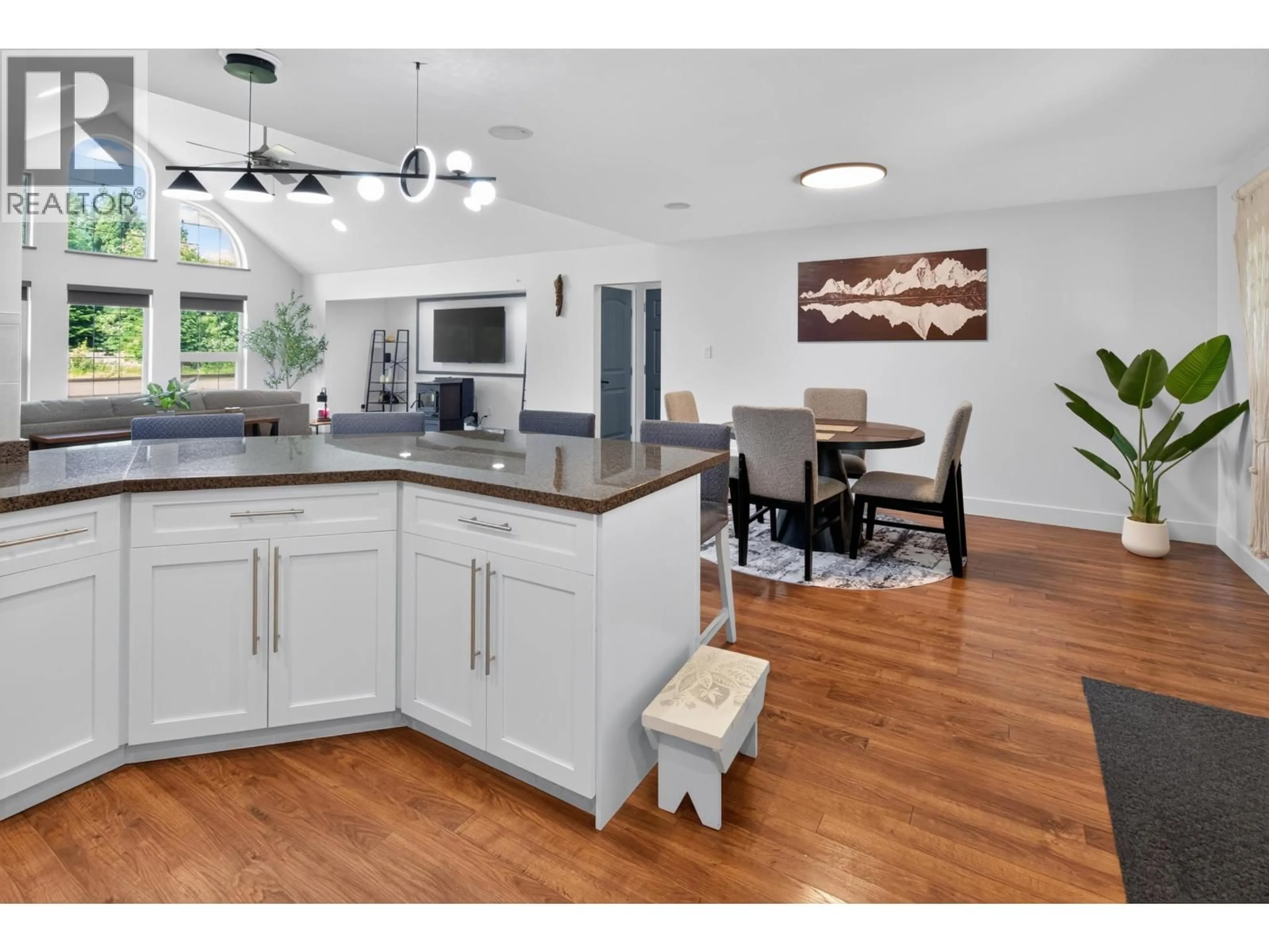 Open concept kitchen, unknown for 26 BLUEBERRY AVENUE, Kitimat British Columbia V8C2S7