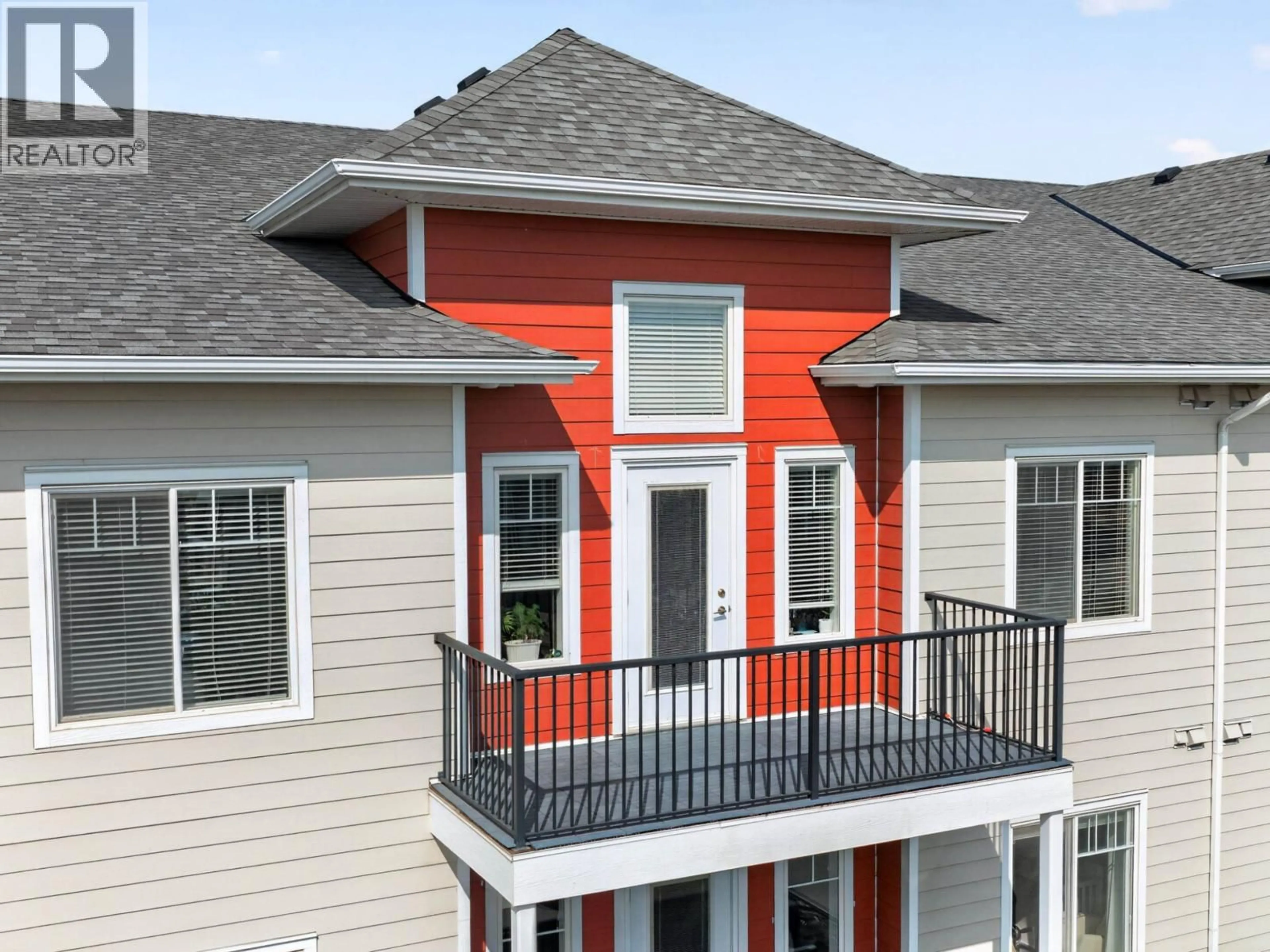 Home with vinyl exterior material, unknown for 402 - 11205 105 AVENUE, Fort St. John British Columbia V1J0L3