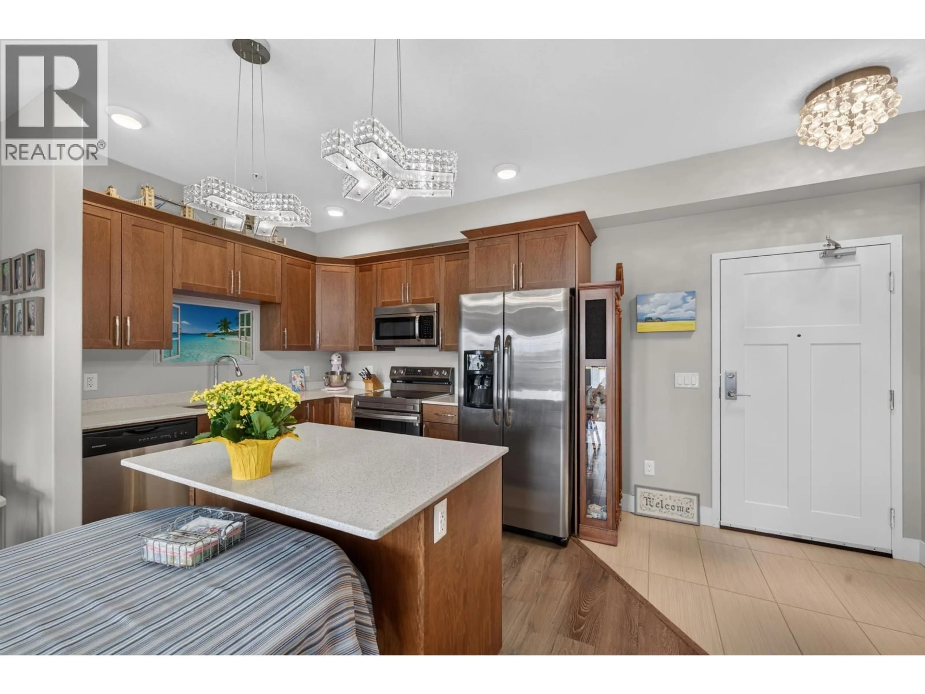 Open concept kitchen, unknown for 402 - 11205 105 AVENUE, Fort St. John British Columbia V1J0L3
