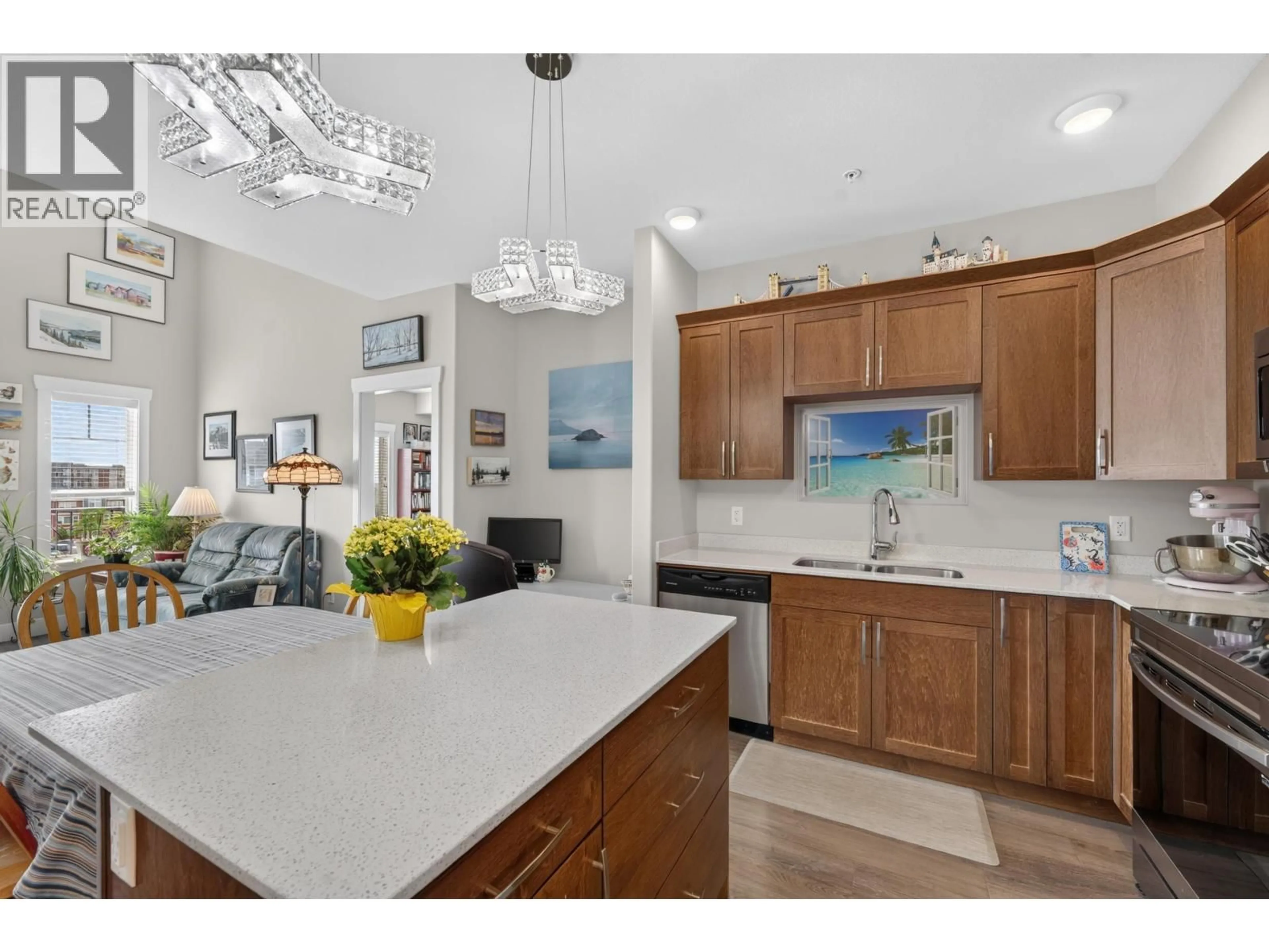 Open concept kitchen, unknown for 402 - 11205 105 AVENUE, Fort St. John British Columbia V1J0L3
