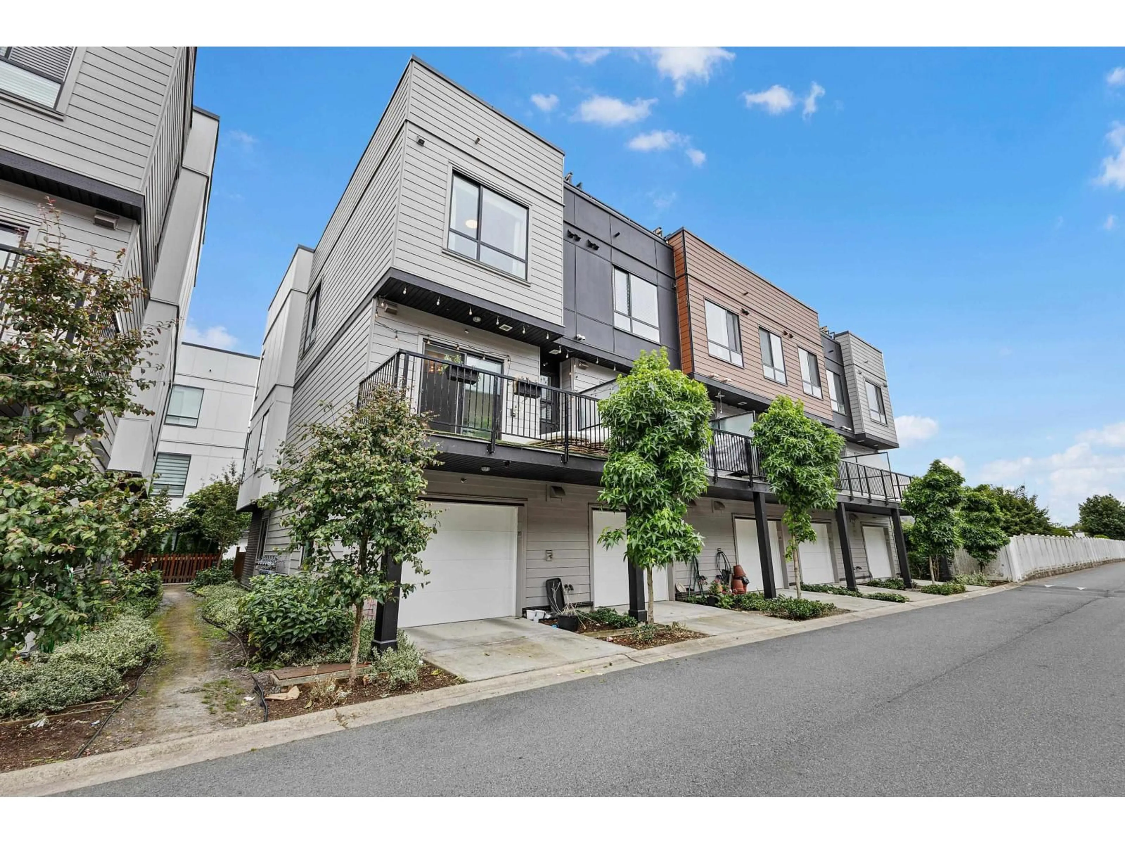 A pic from outside/outdoor area/front of a property/back of a property/a pic from drone, street for 20 - 19749 55 AVENUE, Langley British Columbia V3A0M2