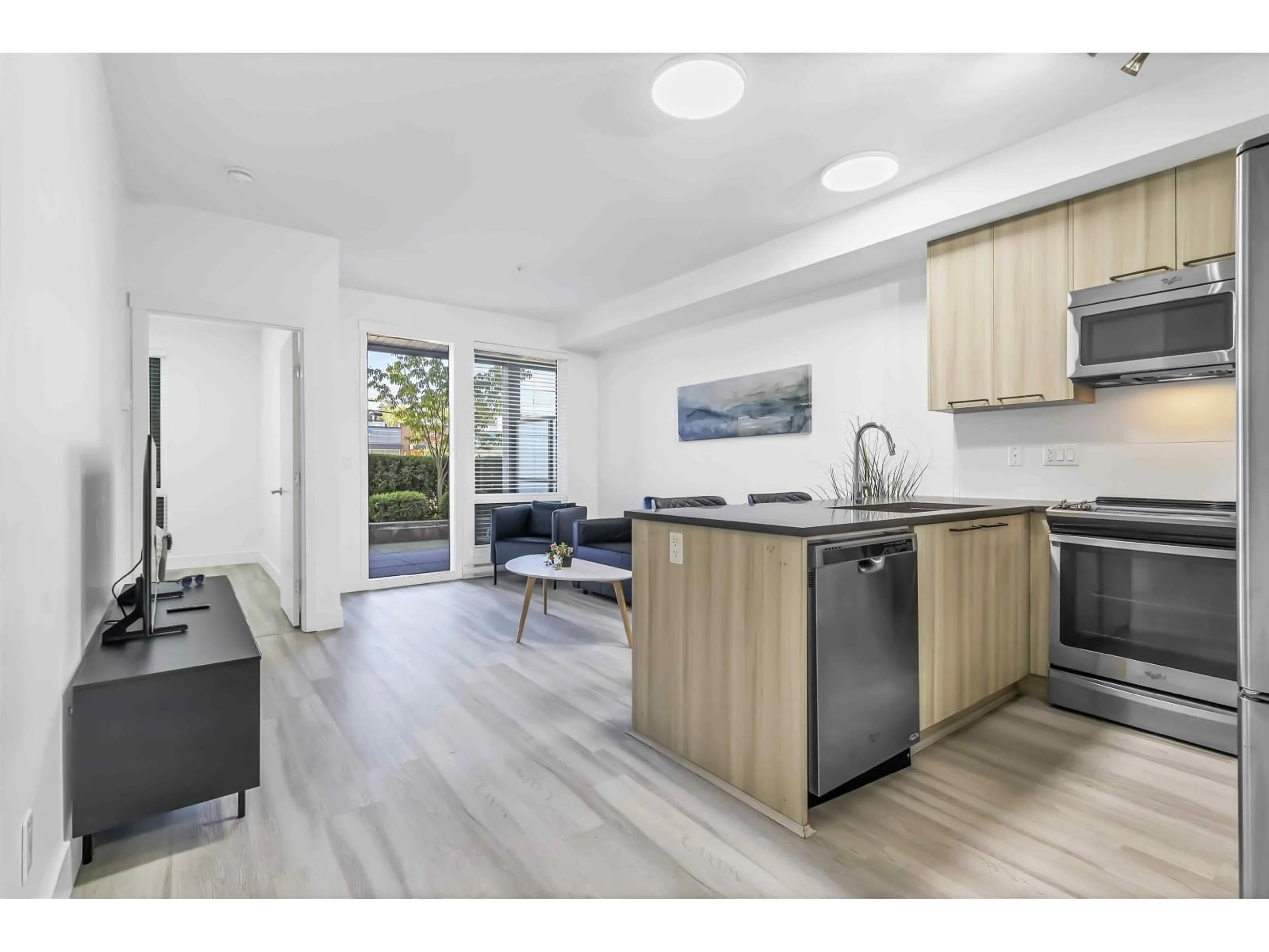 Standard kitchen, unknown for 101 - 15628 104 AVENUE, Surrey British Columbia V4N2J3
