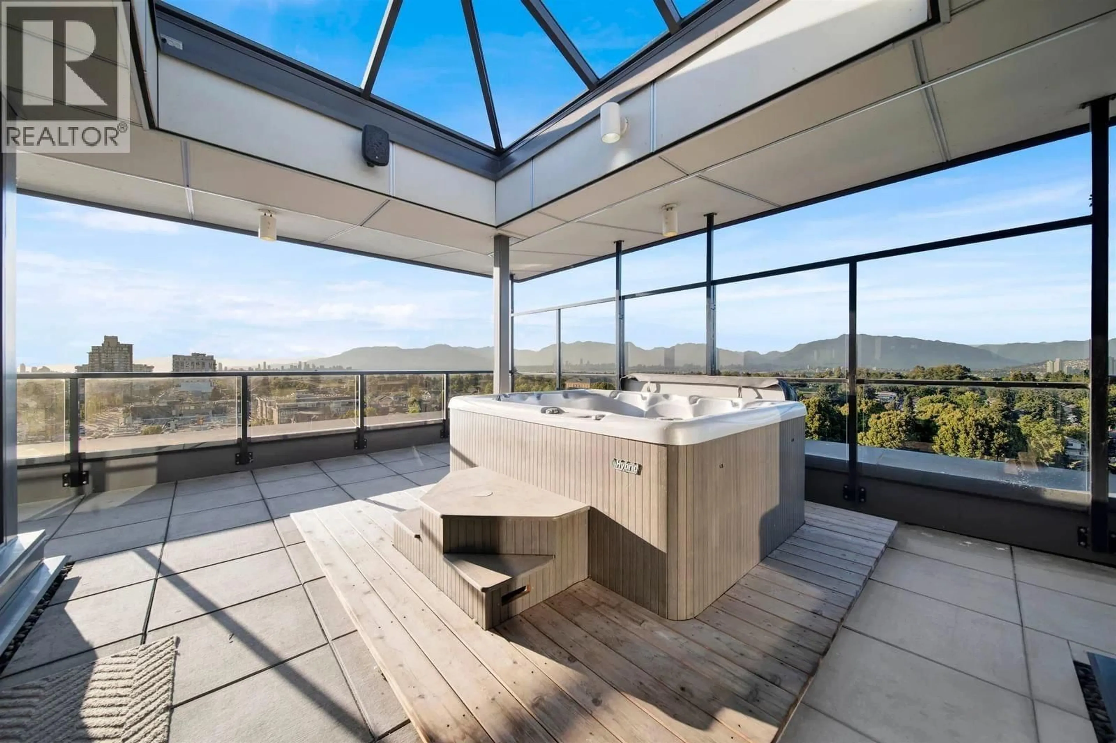 Contemporary bathroom, ceramic/tile floor for PH2 - 2689 KINGSWAY, Vancouver British Columbia V5R0C3