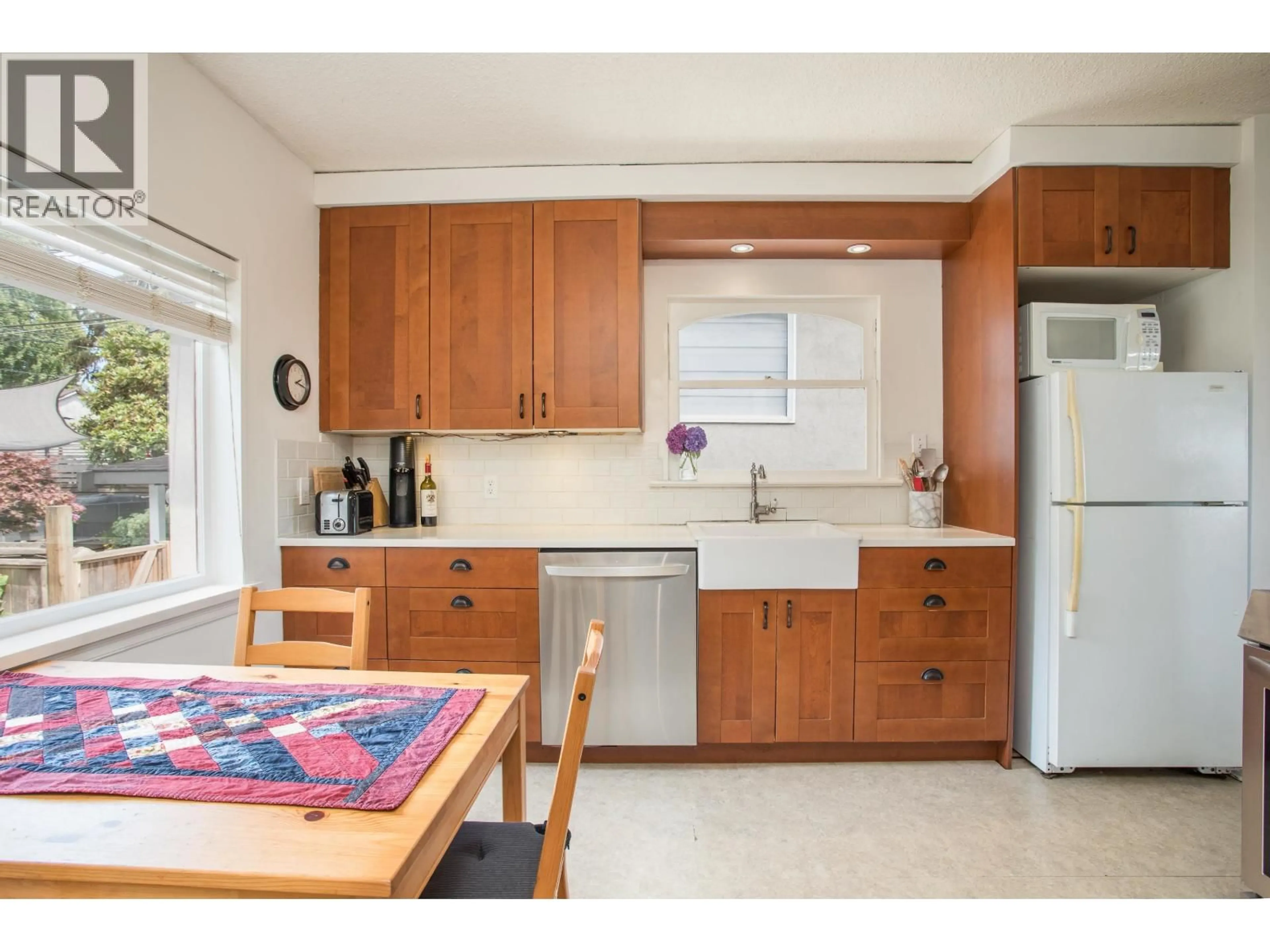Standard kitchen, unknown for 88 WOODSTOCK AVENUE, Vancouver British Columbia V5Y2R8
