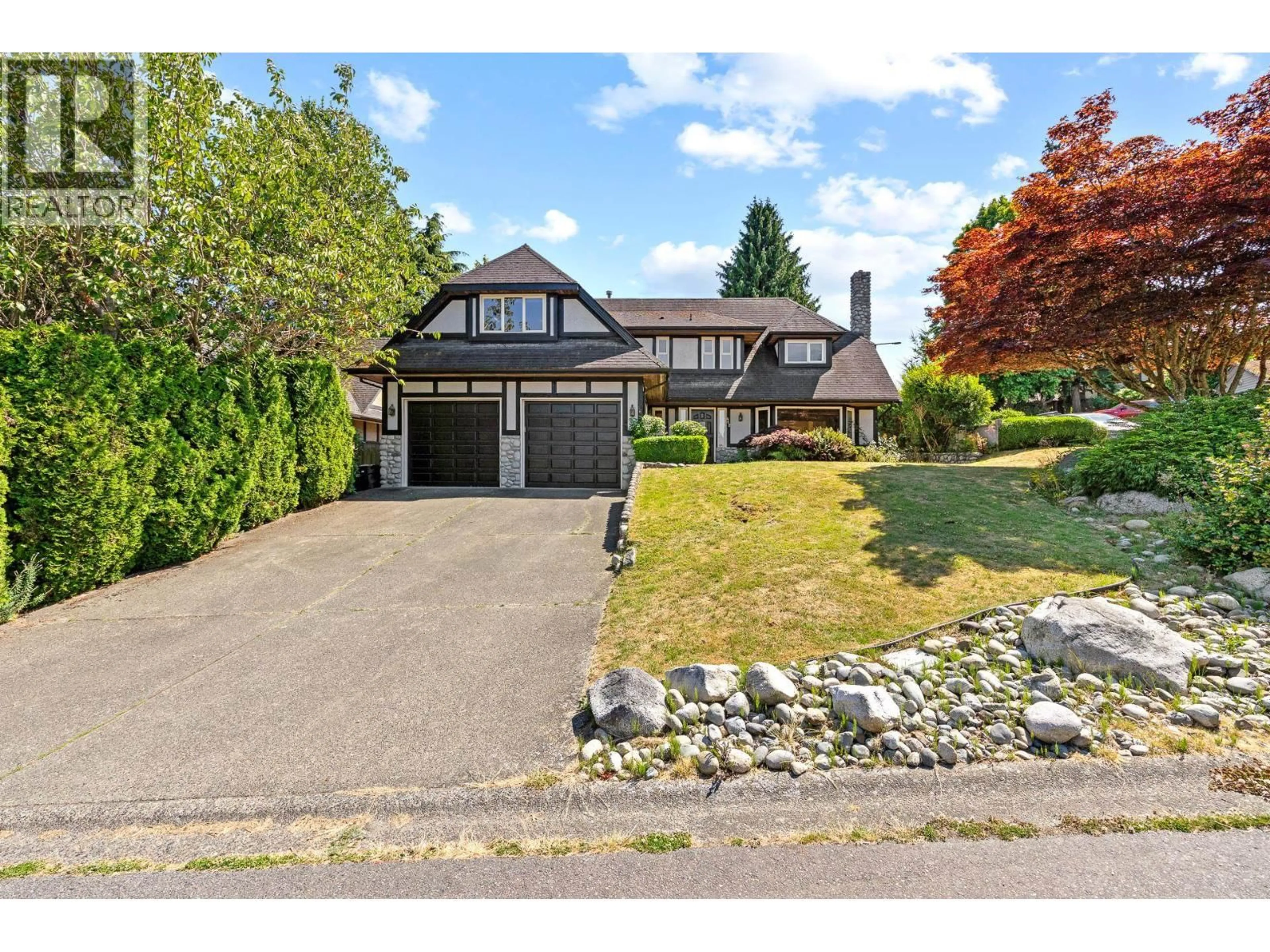 Home with vinyl exterior material, street for 462 CONNAUGHT DRIVE, Delta British Columbia V4M3V8