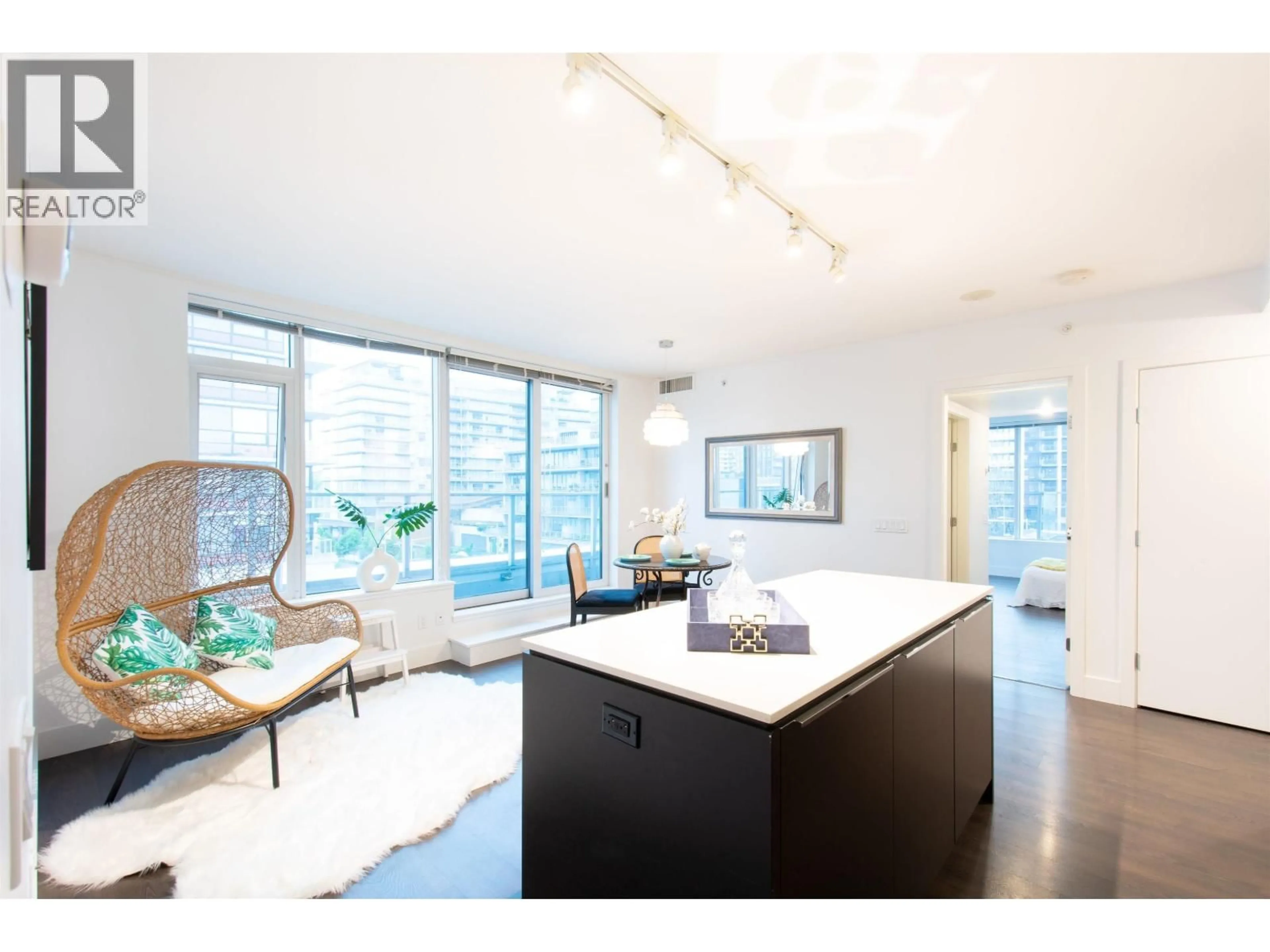 Open concept kitchen, unknown for 622 - 5233 GILBERT ROAD, Richmond British Columbia V7C0B3