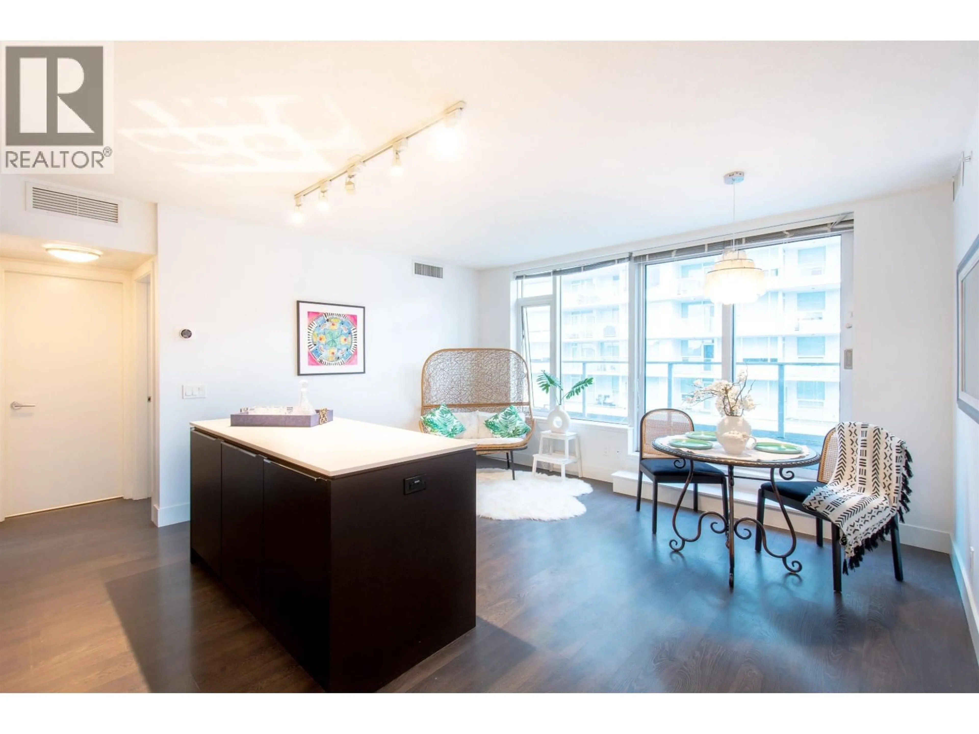Open concept kitchen, unknown for 622 - 5233 GILBERT ROAD, Richmond British Columbia V7C0B3