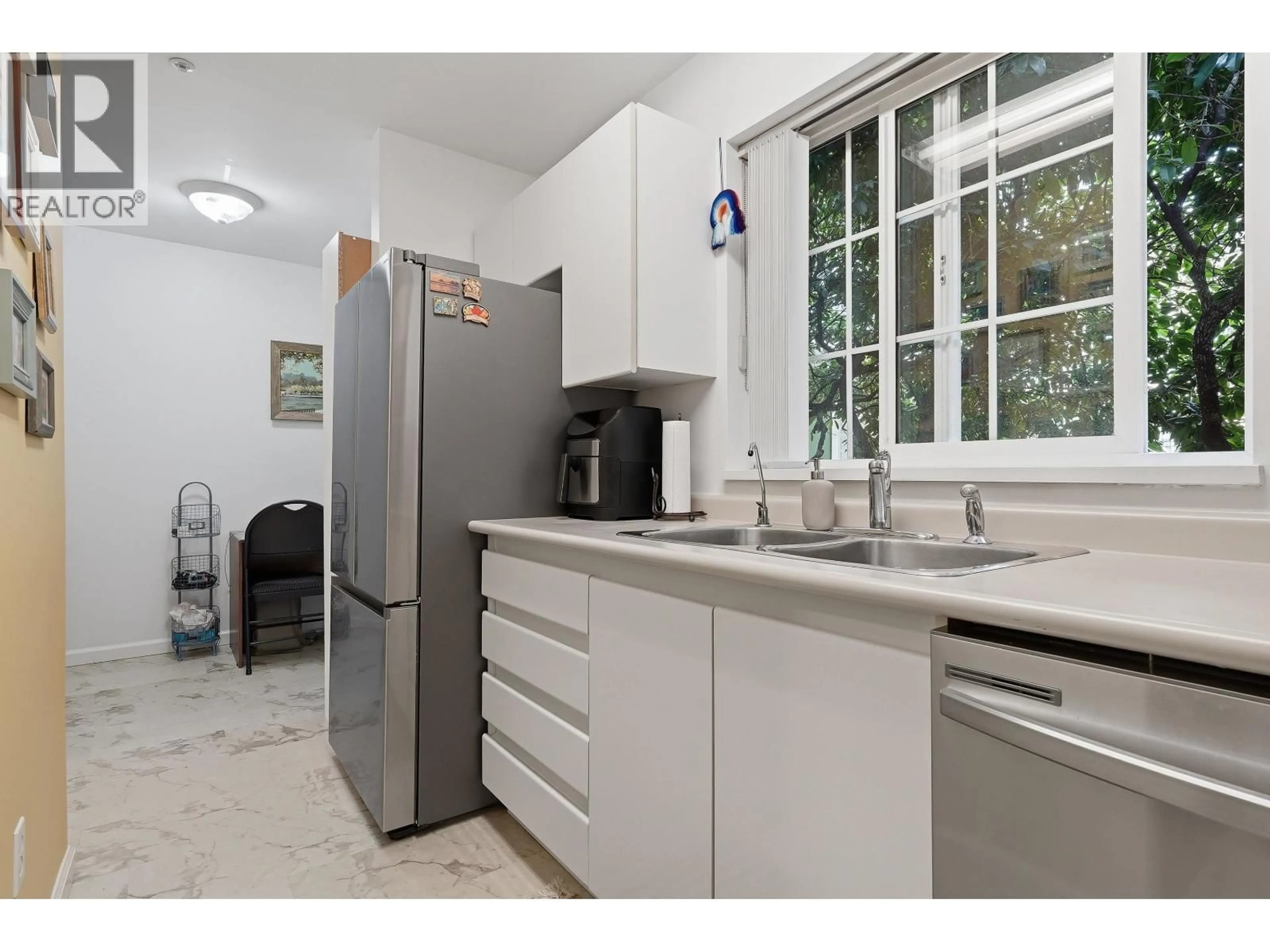 Standard kitchen, ceramic/tile floor for 101 - 1189 WESTWOOD STREET, Coquitlam British Columbia V3B7P5