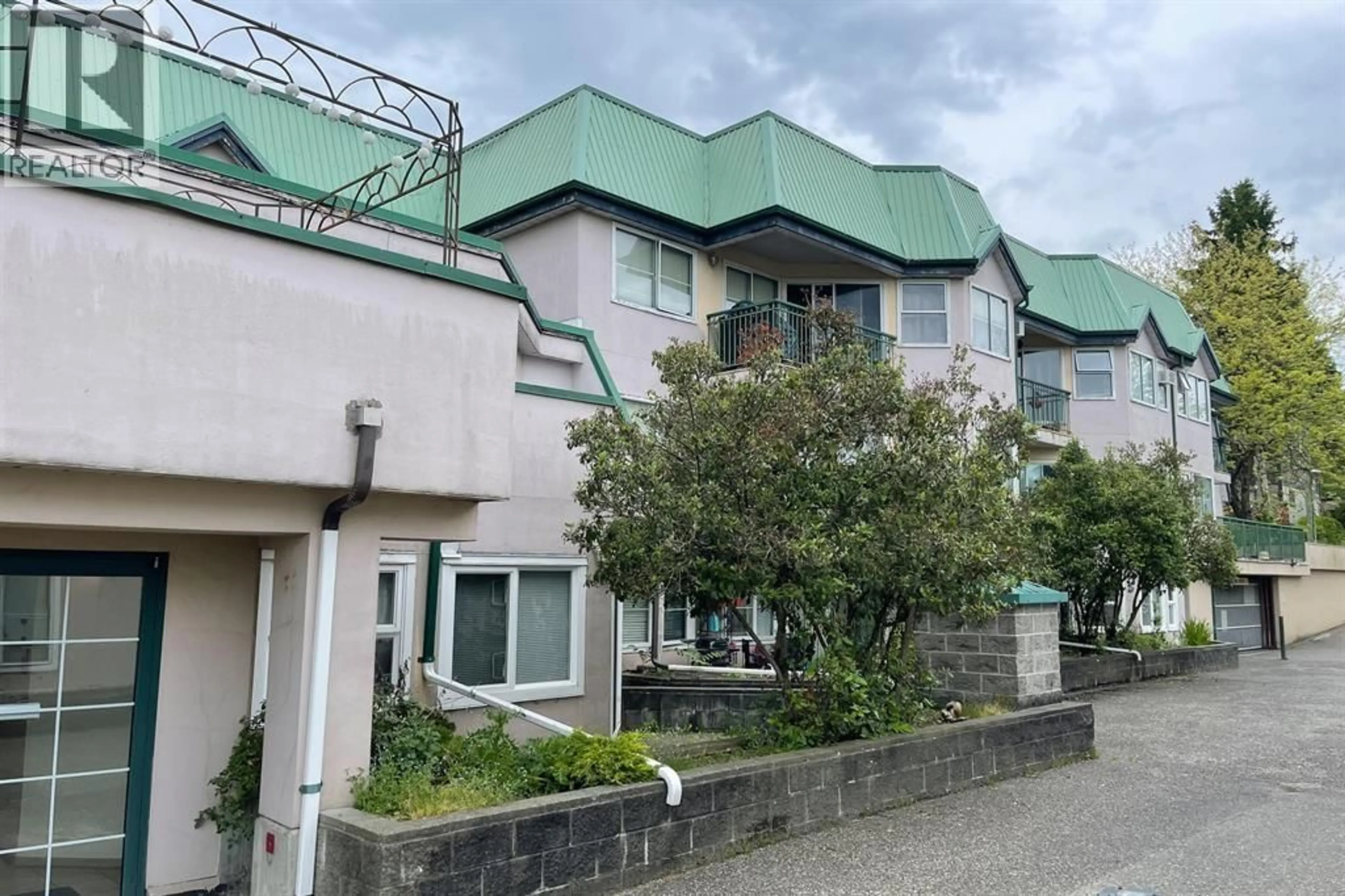 A pic from outside/outdoor area/front of a property/back of a property/a pic from drone, unknown for 115 - 918 RODERICK AVENUE, Coquitlam British Columbia V3K1R1