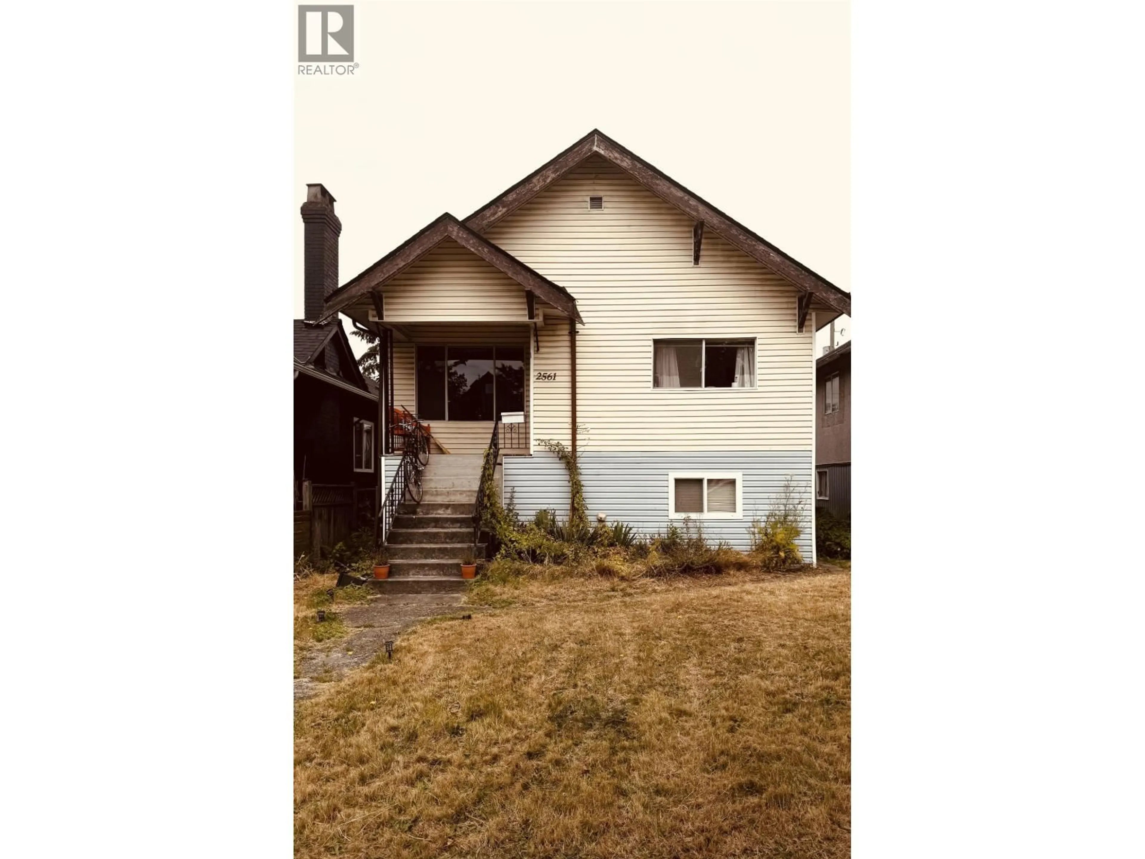 Unknown for 2561 MCGILL STREET, Vancouver British Columbia V5K1G9