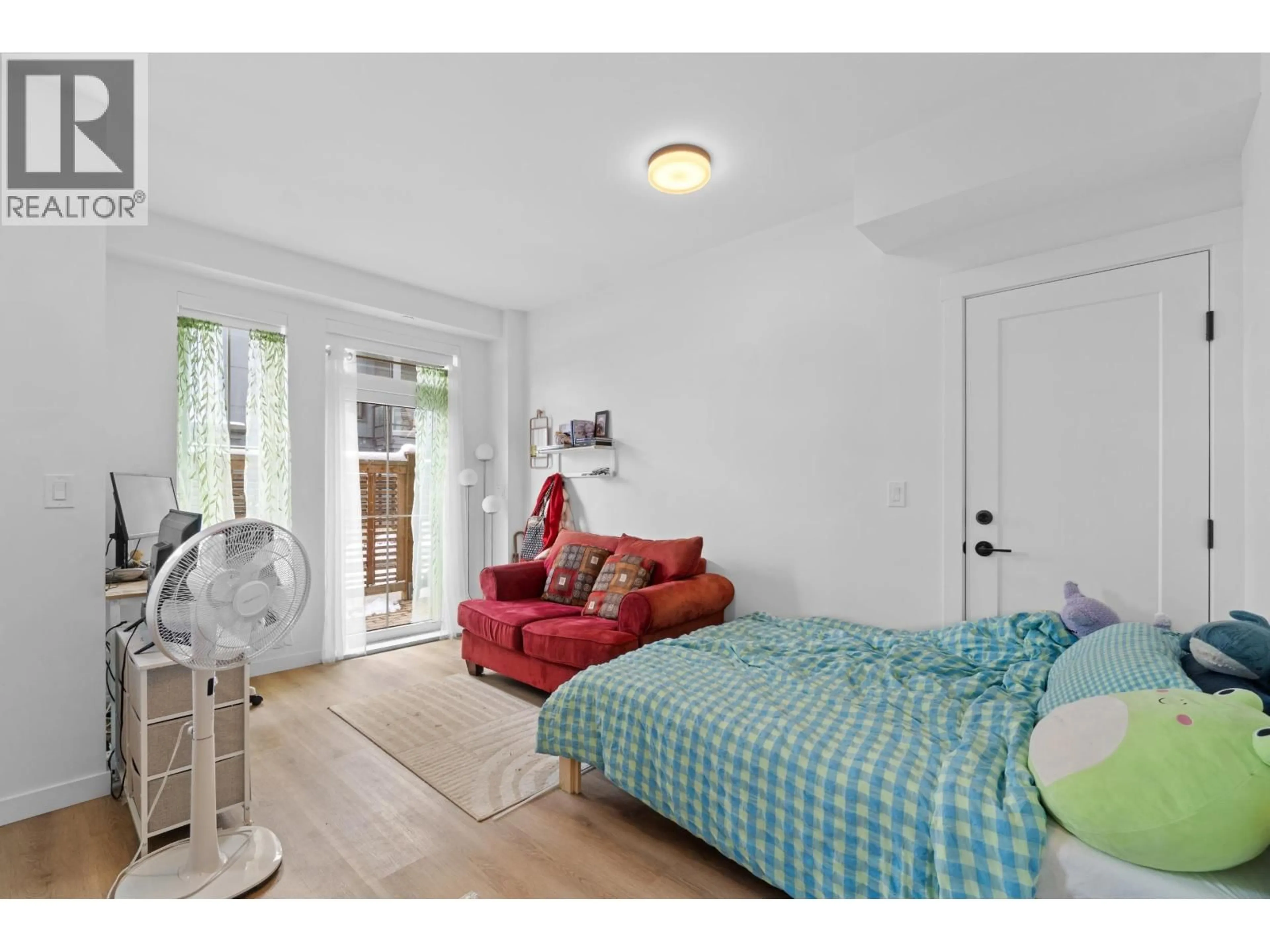 Bedroom with bed, unknown for 5 - 237 RIDGEWAY AVENUE, North Vancouver British Columbia V7L0H6