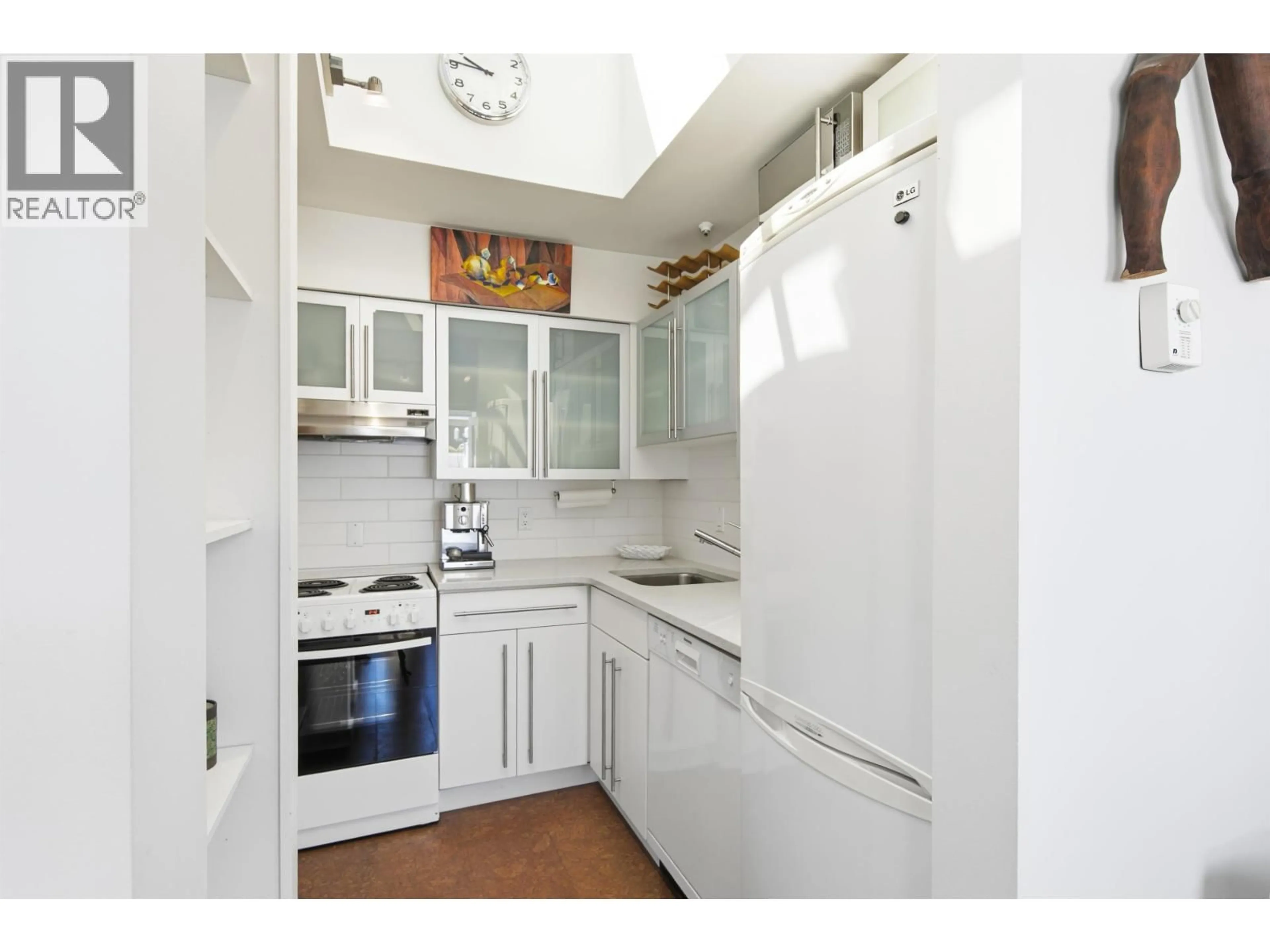 Standard kitchen, unknown for 301 - 3673 11TH AVENUE, Vancouver British Columbia V6R2K4