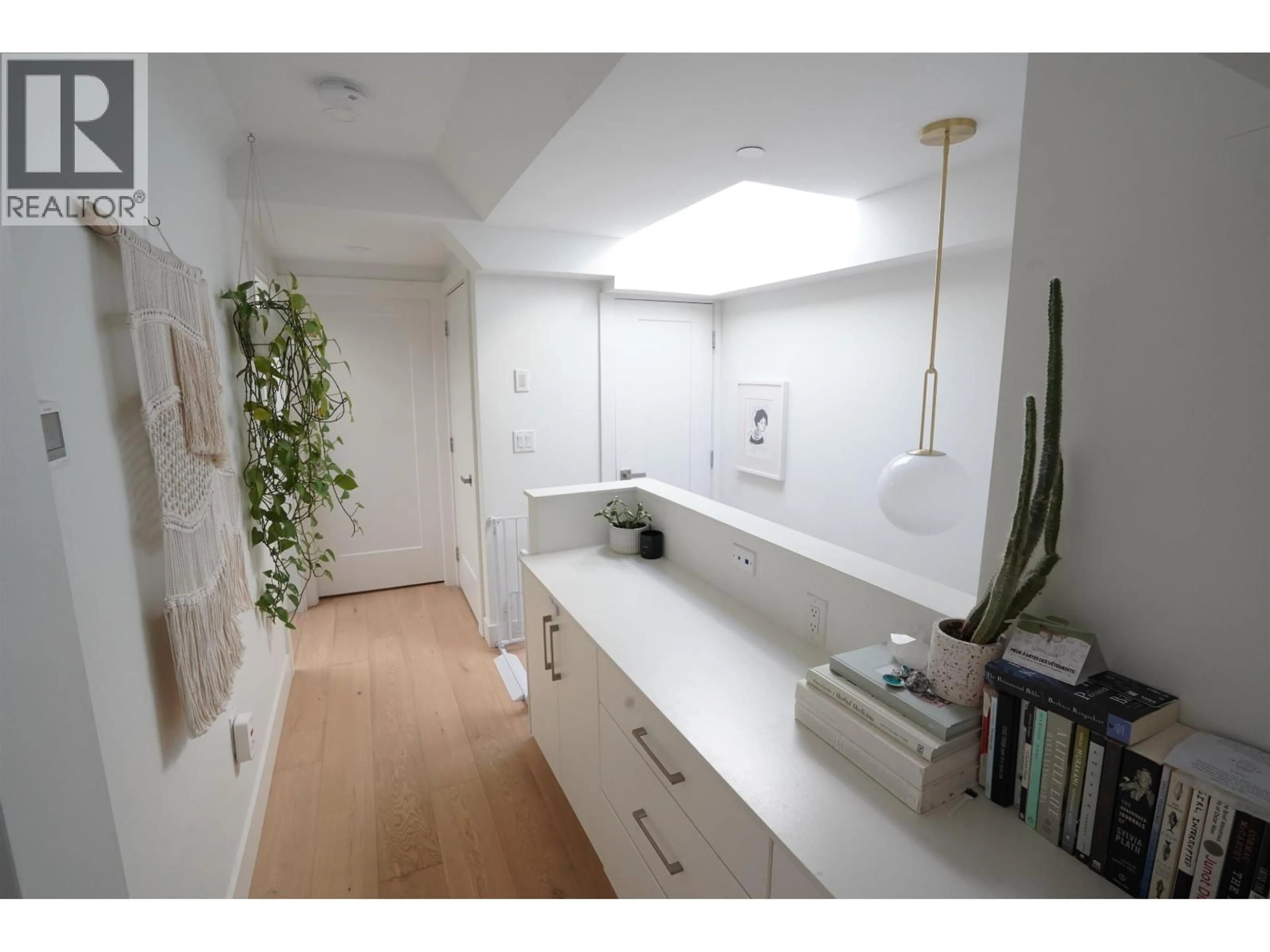 Contemporary bathroom, unknown for 1025 KEEFER STREET, Vancouver British Columbia V6A1Y9
