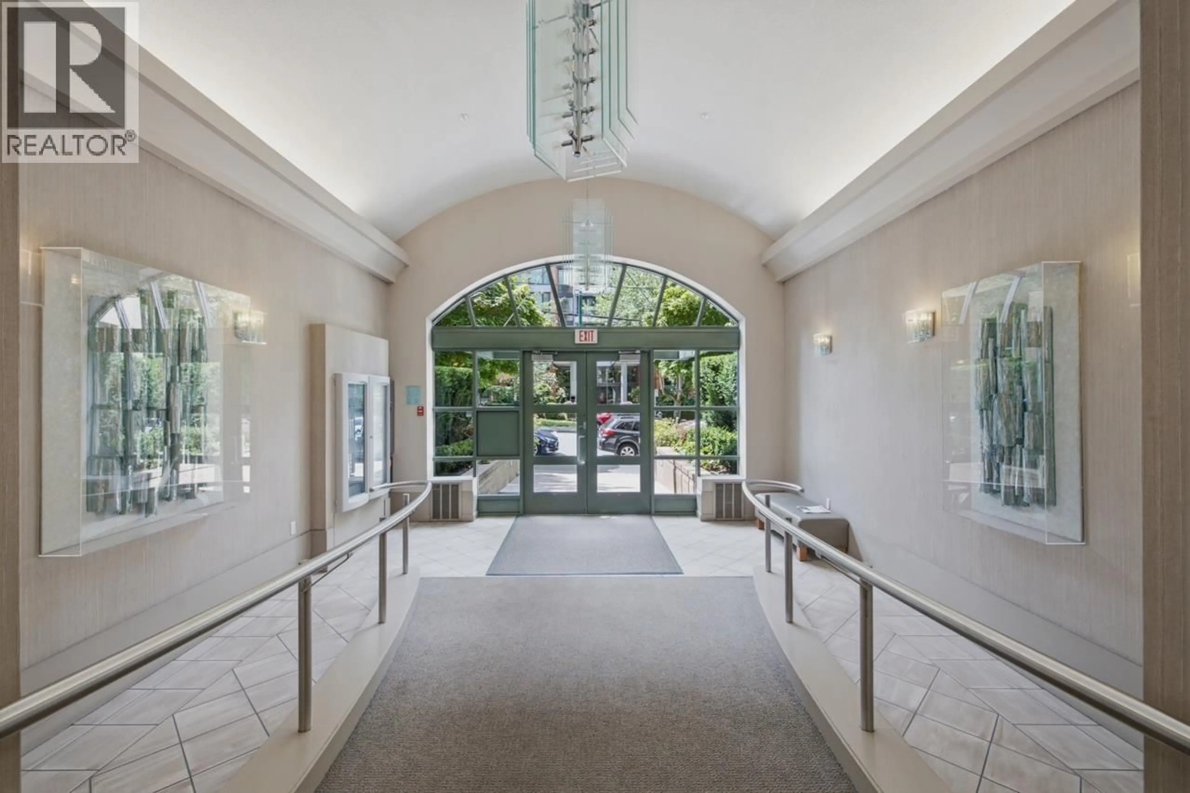 Indoor foyer for 504 - 2288 PINE STREET, Vancouver British Columbia V6J5G4