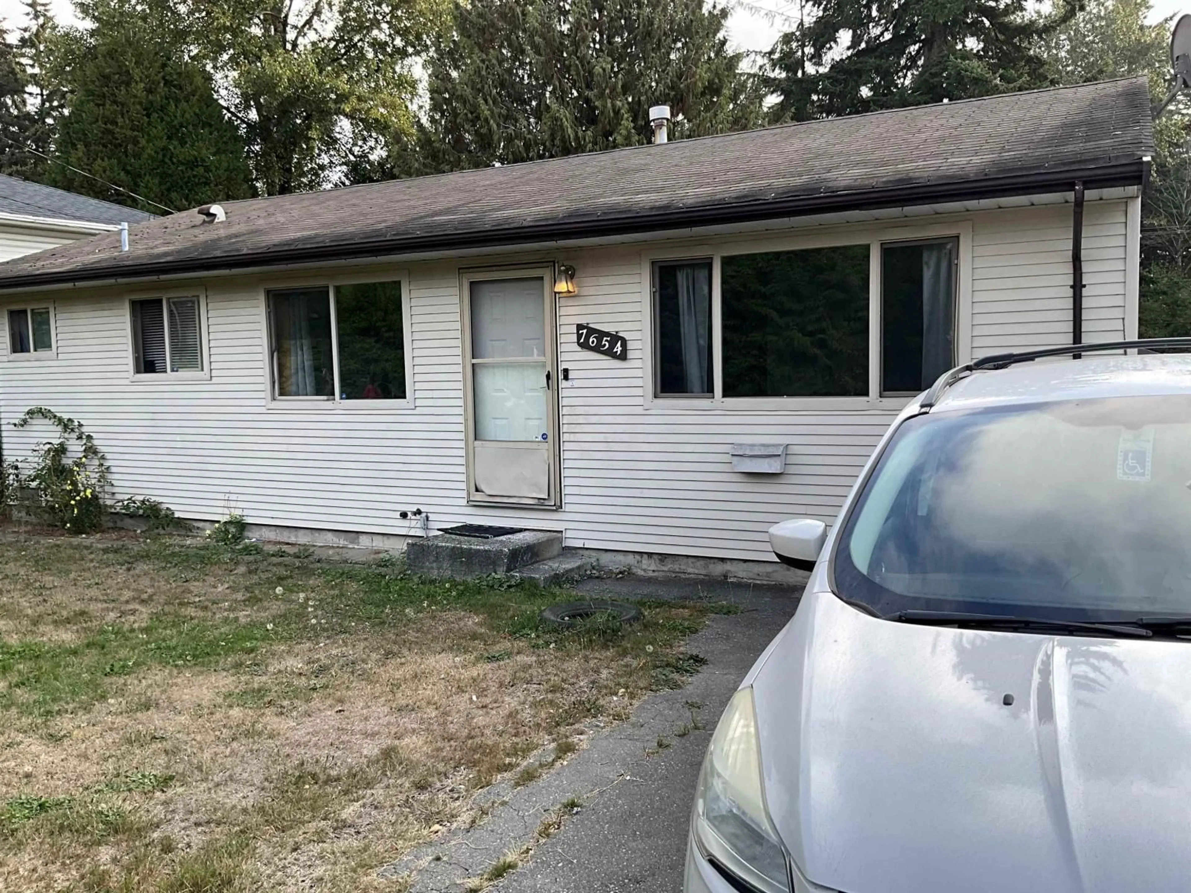 Unknown for 7654 126A STREET, Surrey British Columbia V3W4A9