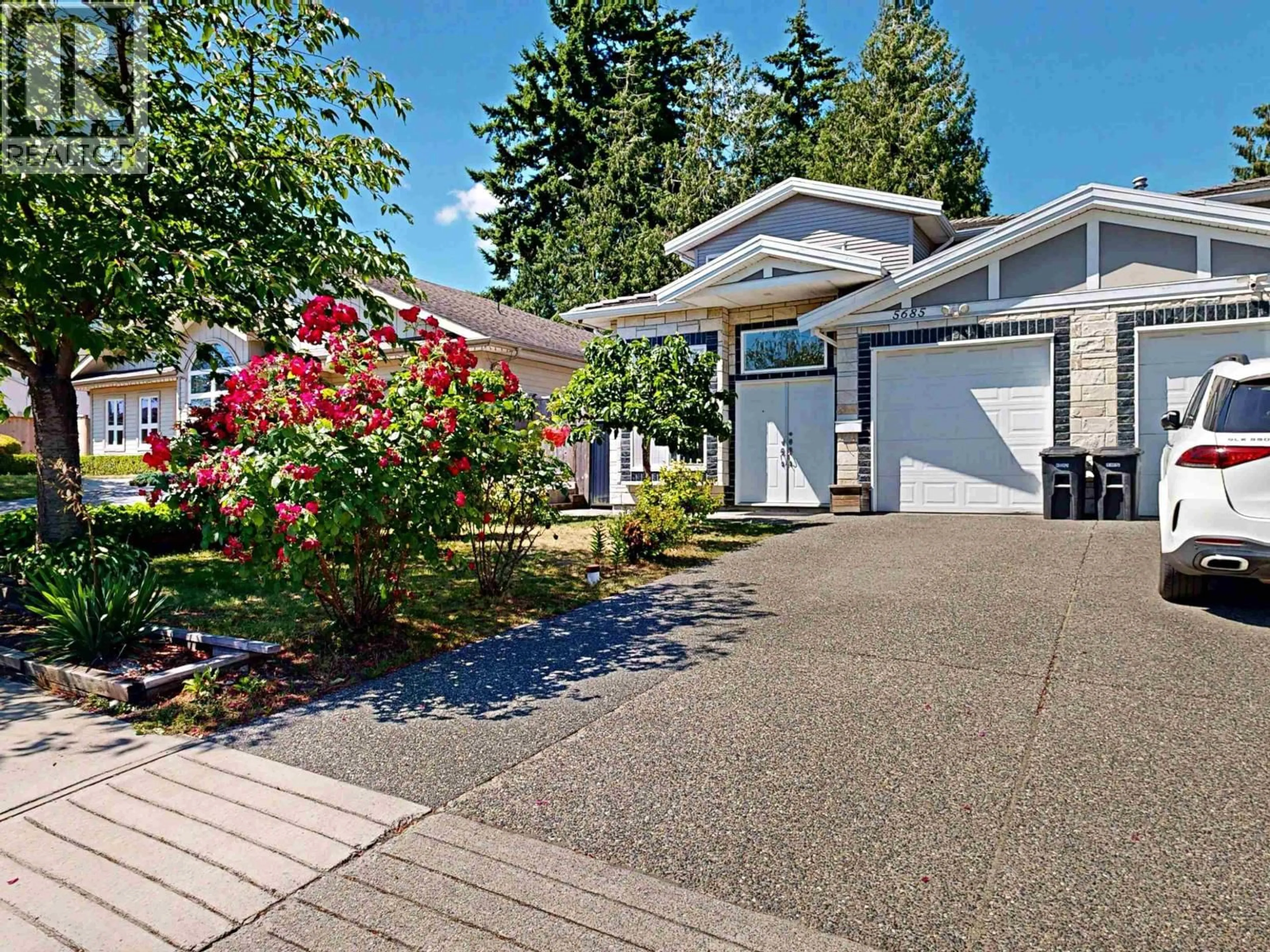 Home with vinyl exterior material, street for 5685 NEVILLE STREET, Burnaby British Columbia V5J2J1