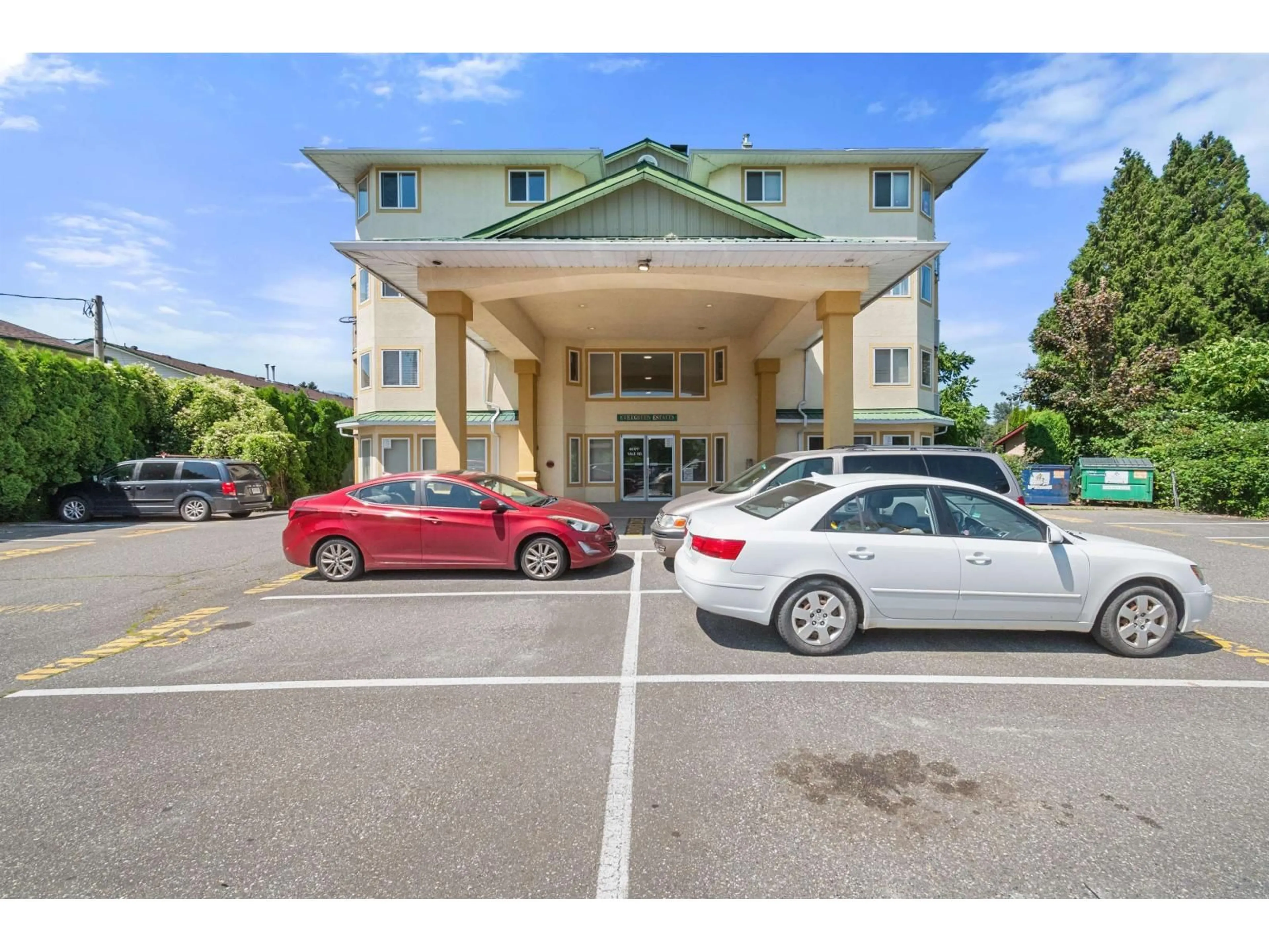 Indoor foyer for 401 - 46777 YALE ROAD, Chilliwack British Columbia V2P2S3