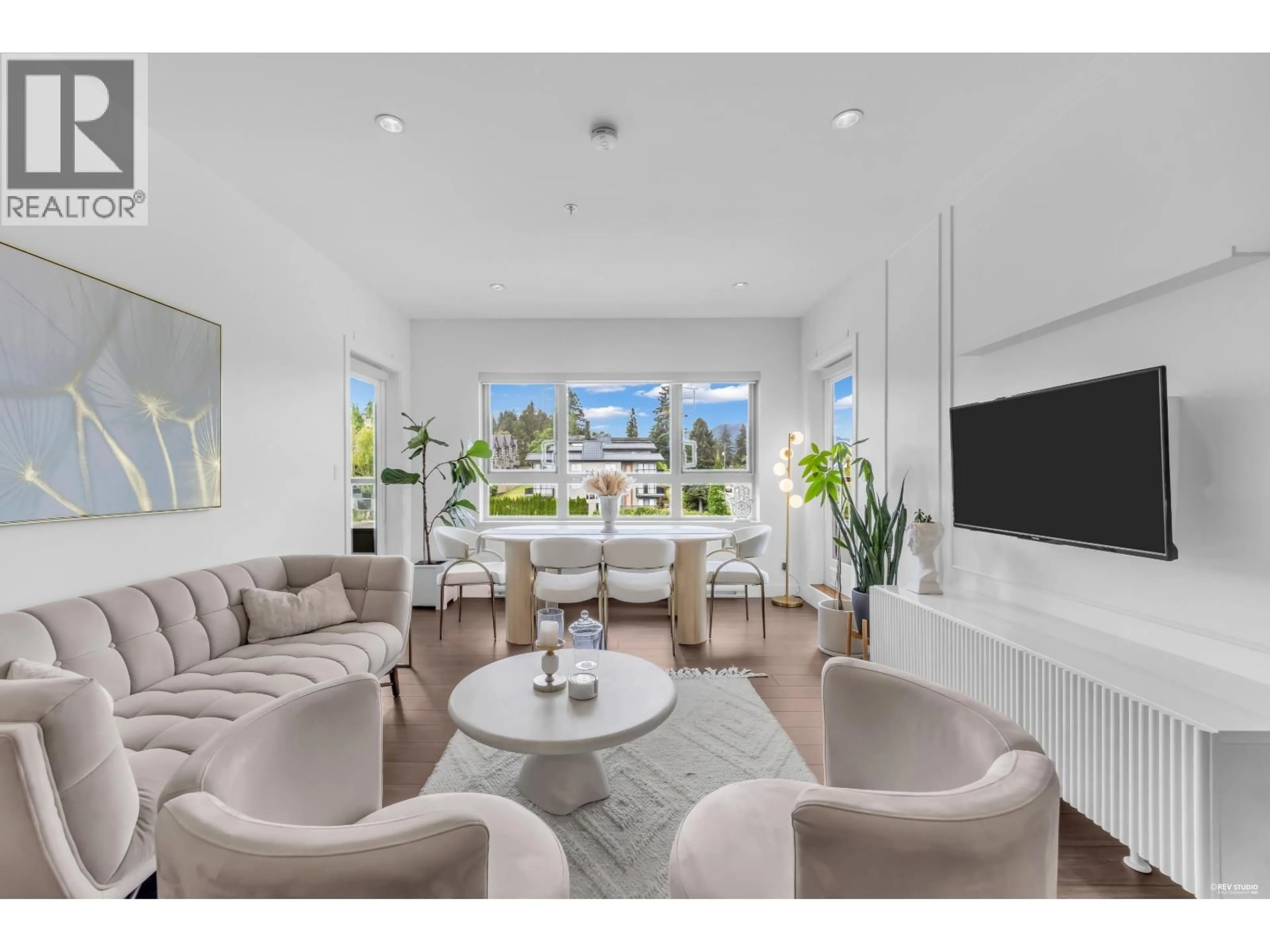 Living room with furniture, unknown for 401 - 5688 HASTINGS STREET, Burnaby British Columbia V5B1R4