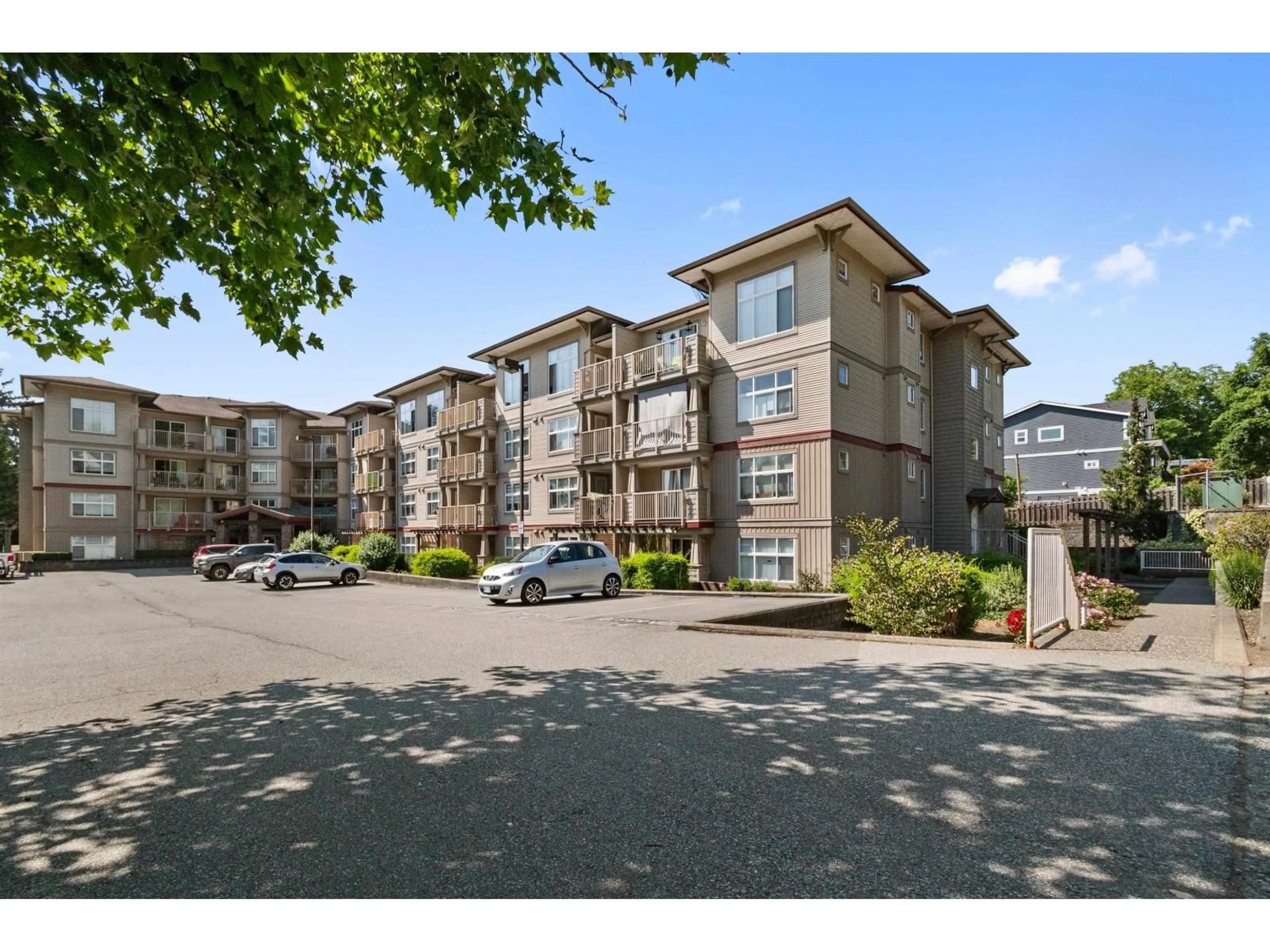 A pic from outside/outdoor area/front of a property/back of a property/a pic from drone, unknown for 223 - 2515 PARK DRIVE, Abbotsford British Columbia V2S0B2