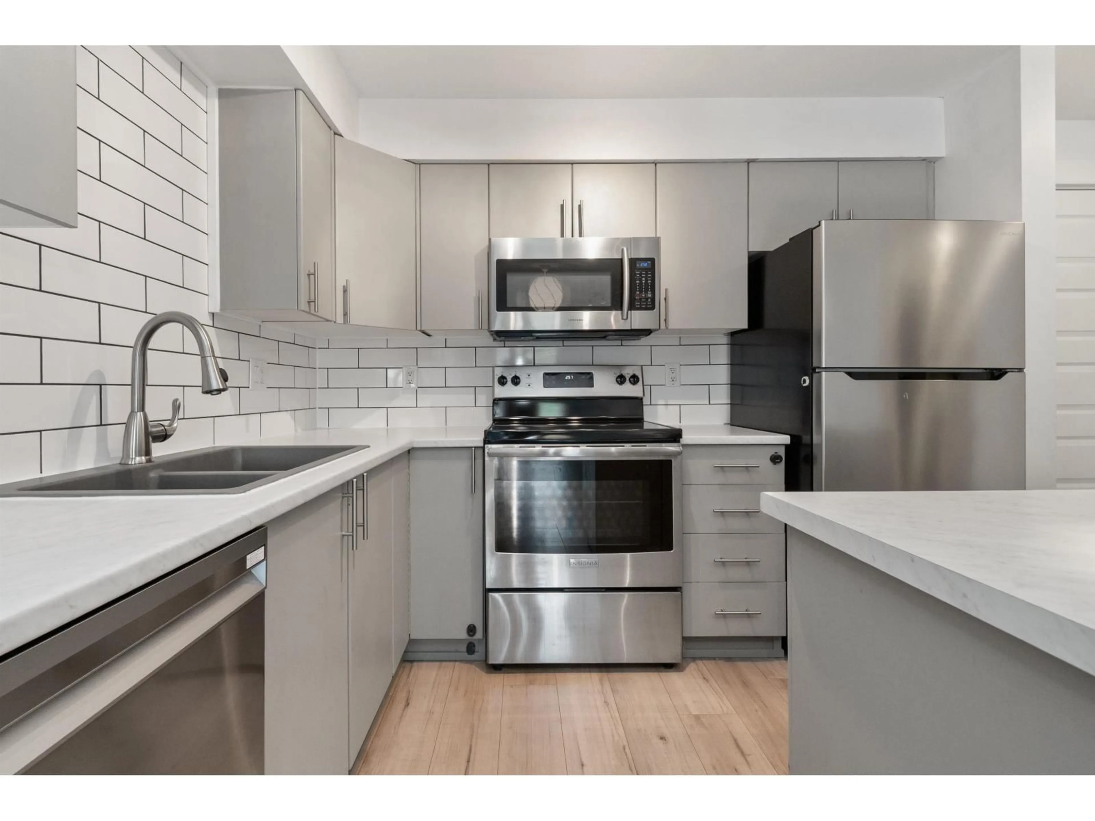 Standard kitchen, unknown for 223 - 2515 PARK DRIVE, Abbotsford British Columbia V2S0B2