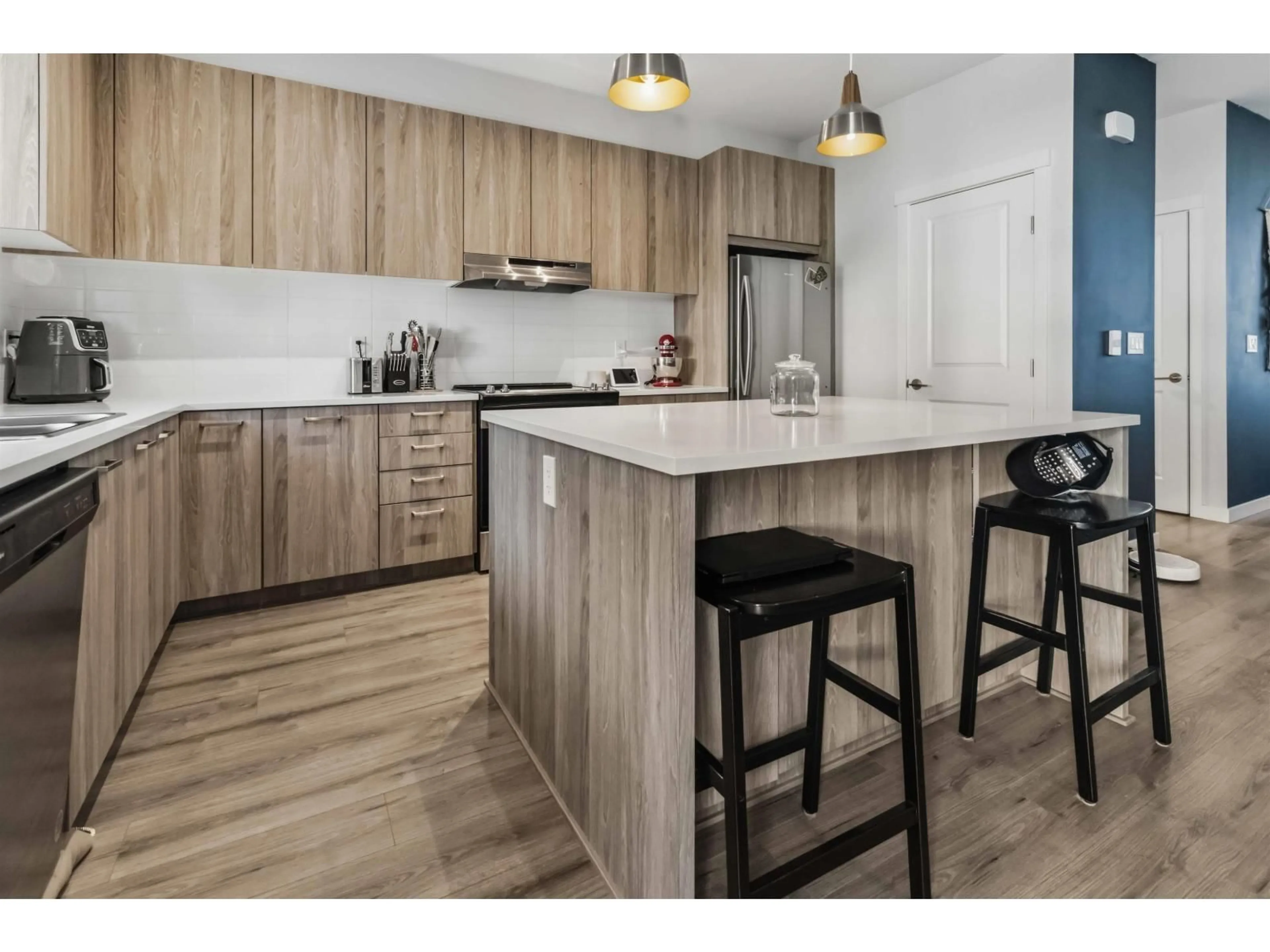 Open concept kitchen, wood/laminate floor for 132 - 8335 NELSON STREET, Mission British Columbia V4S0E4