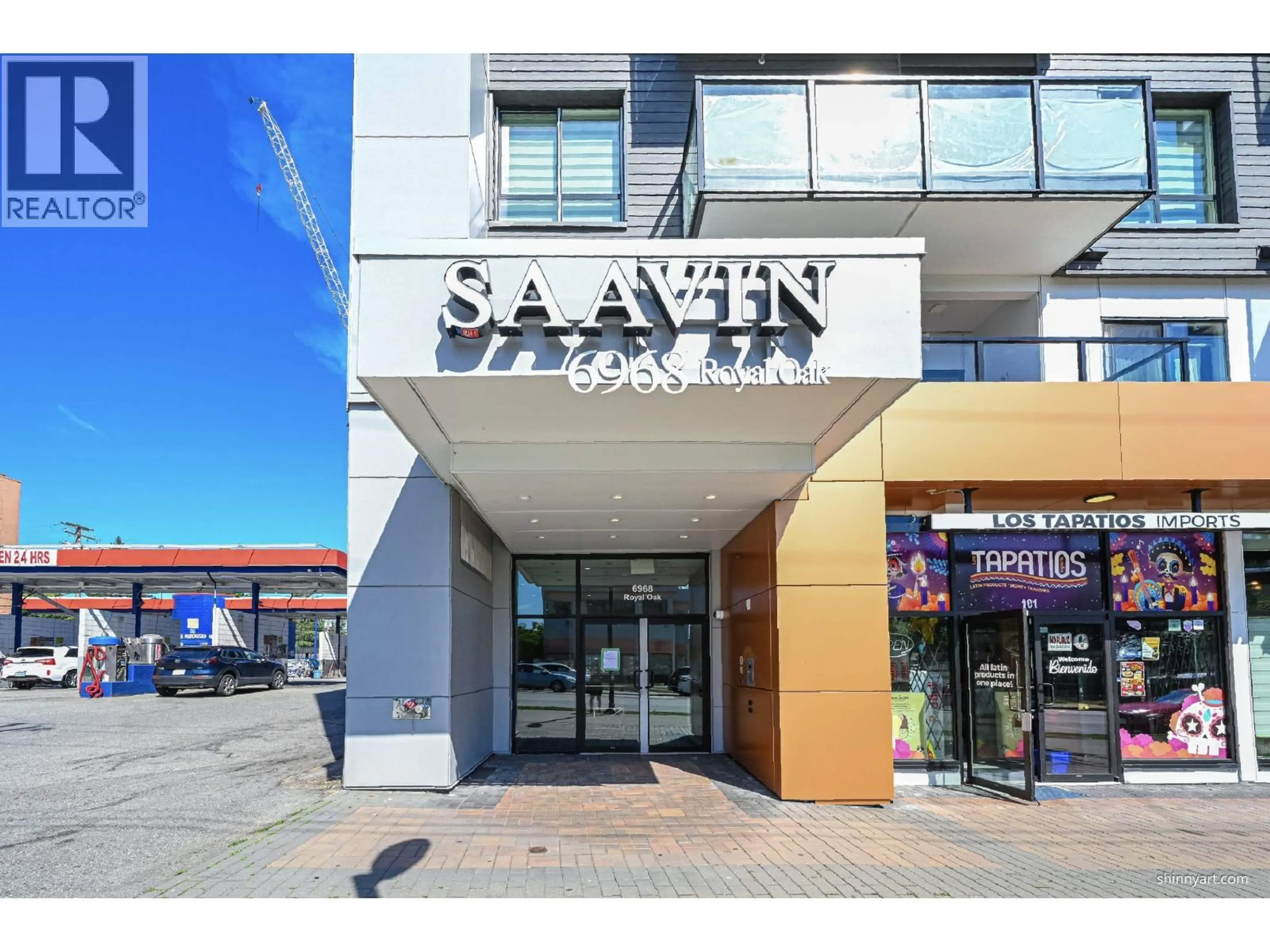 Indoor foyer for 406 - 6968 ROYAL OAK AVENUE, Burnaby British Columbia V5J4J2
