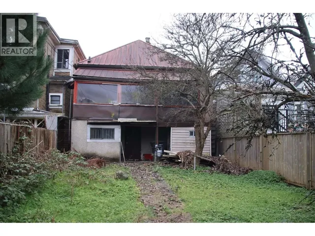 1127 KEEFER STREET, Vancouver 3