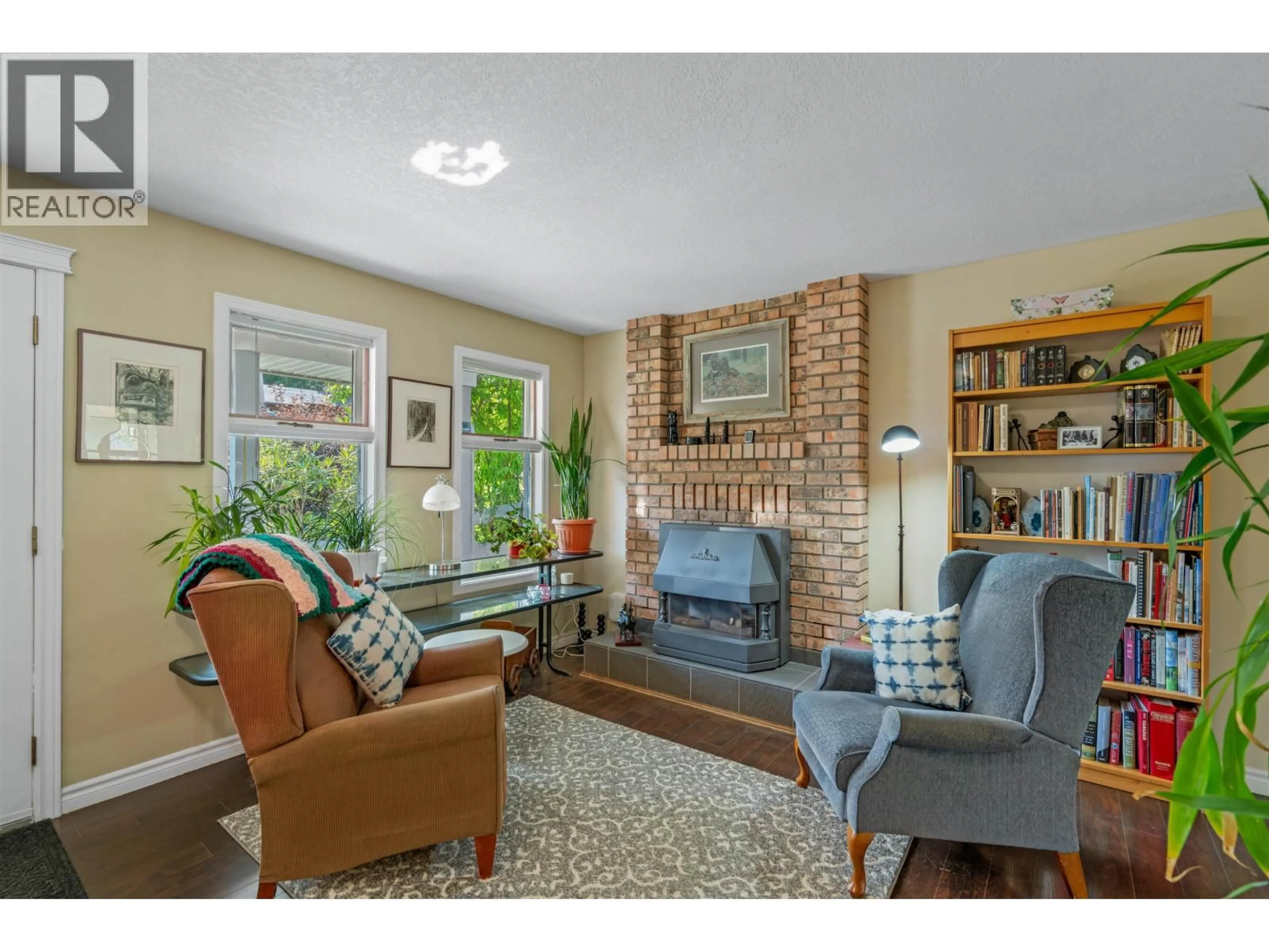 Living room with furniture, unknown for 3182 WALLACE CRESCENT, Prince George British Columbia V2K3R6