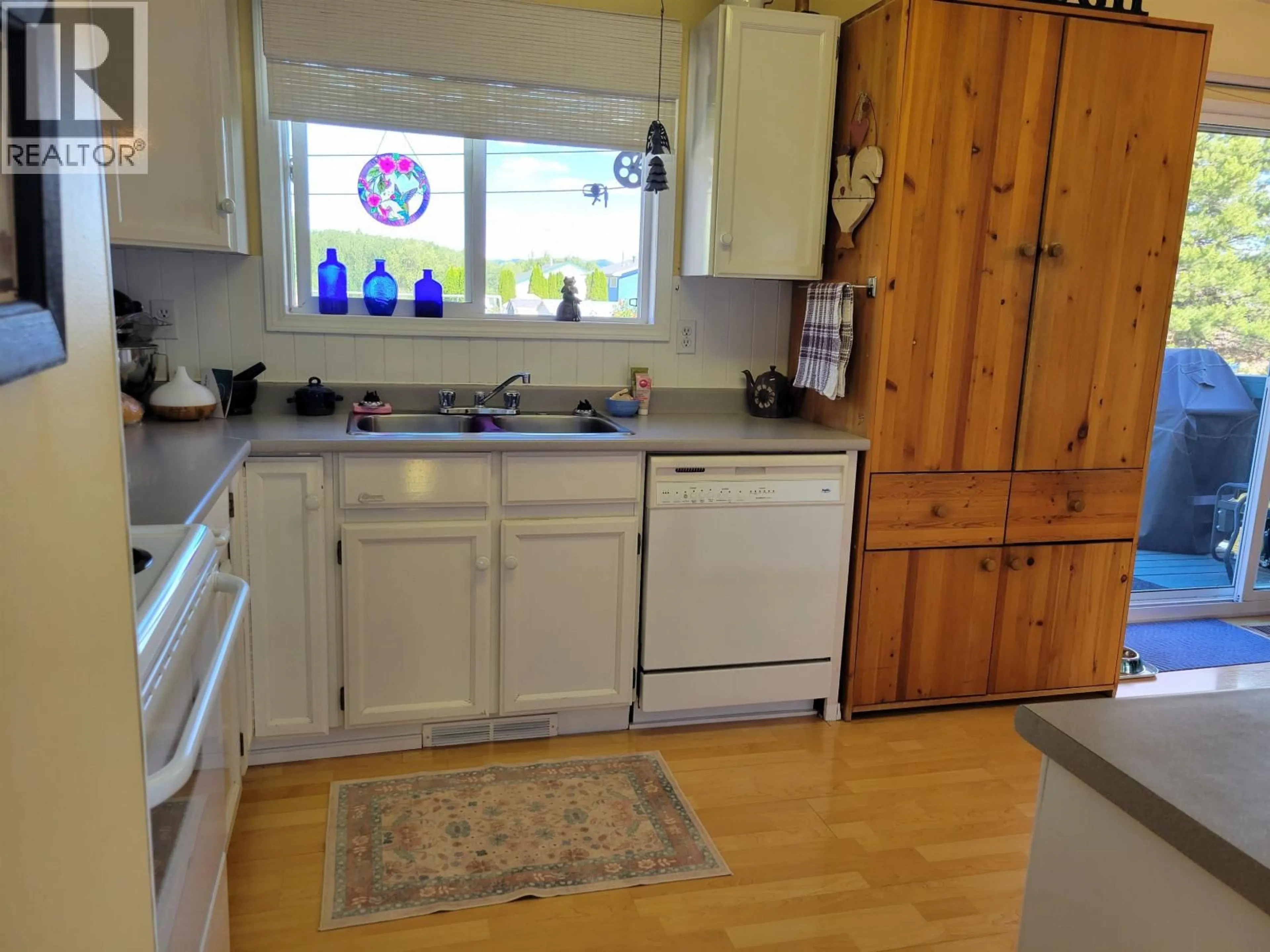 Standard kitchen, unknown for 175 MURRAY STREET, Fraser Lake British Columbia V0J1S0