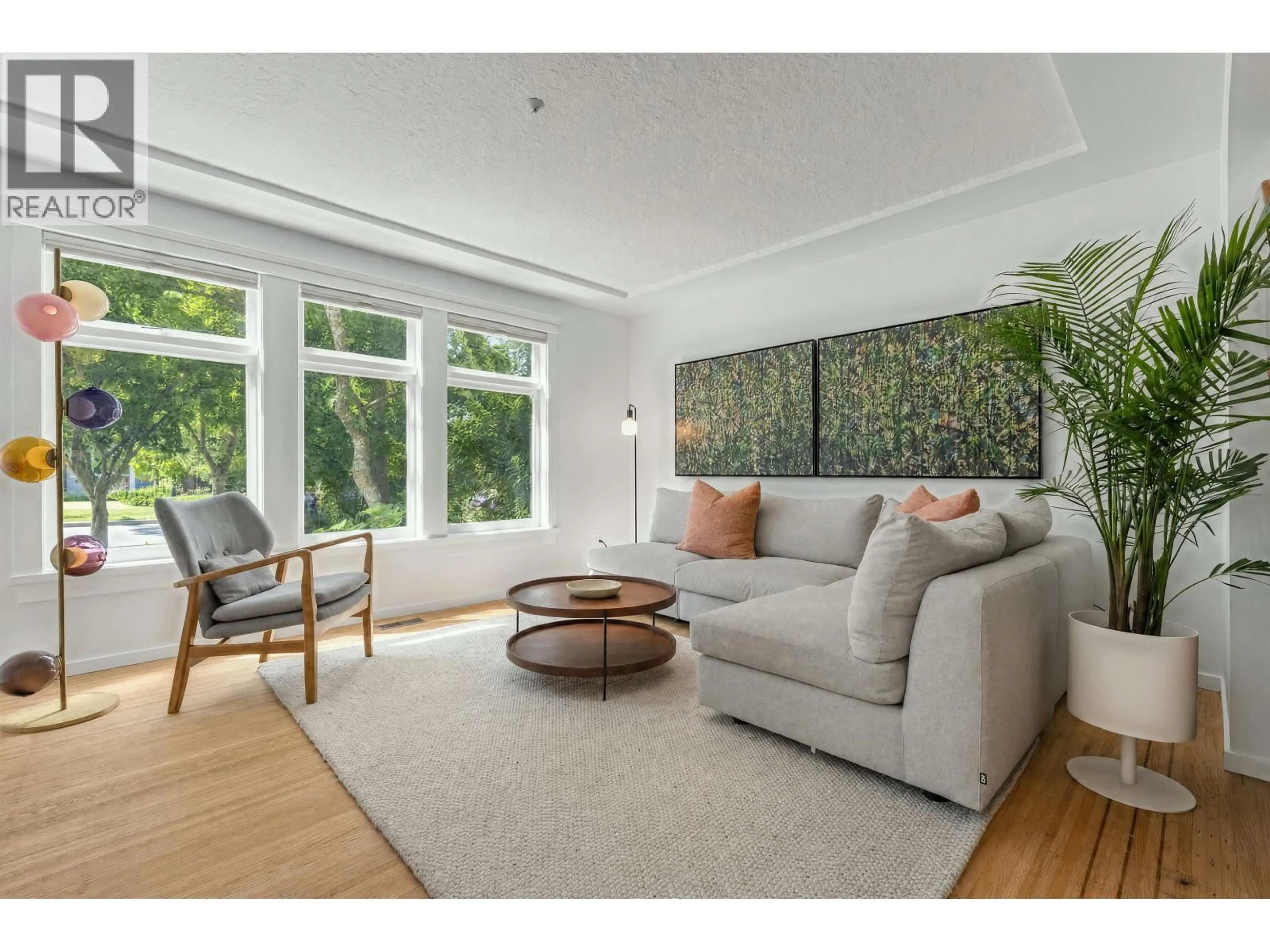 Living room with furniture, unknown for 2053 CHARLES STREET, Vancouver British Columbia V5L2V1
