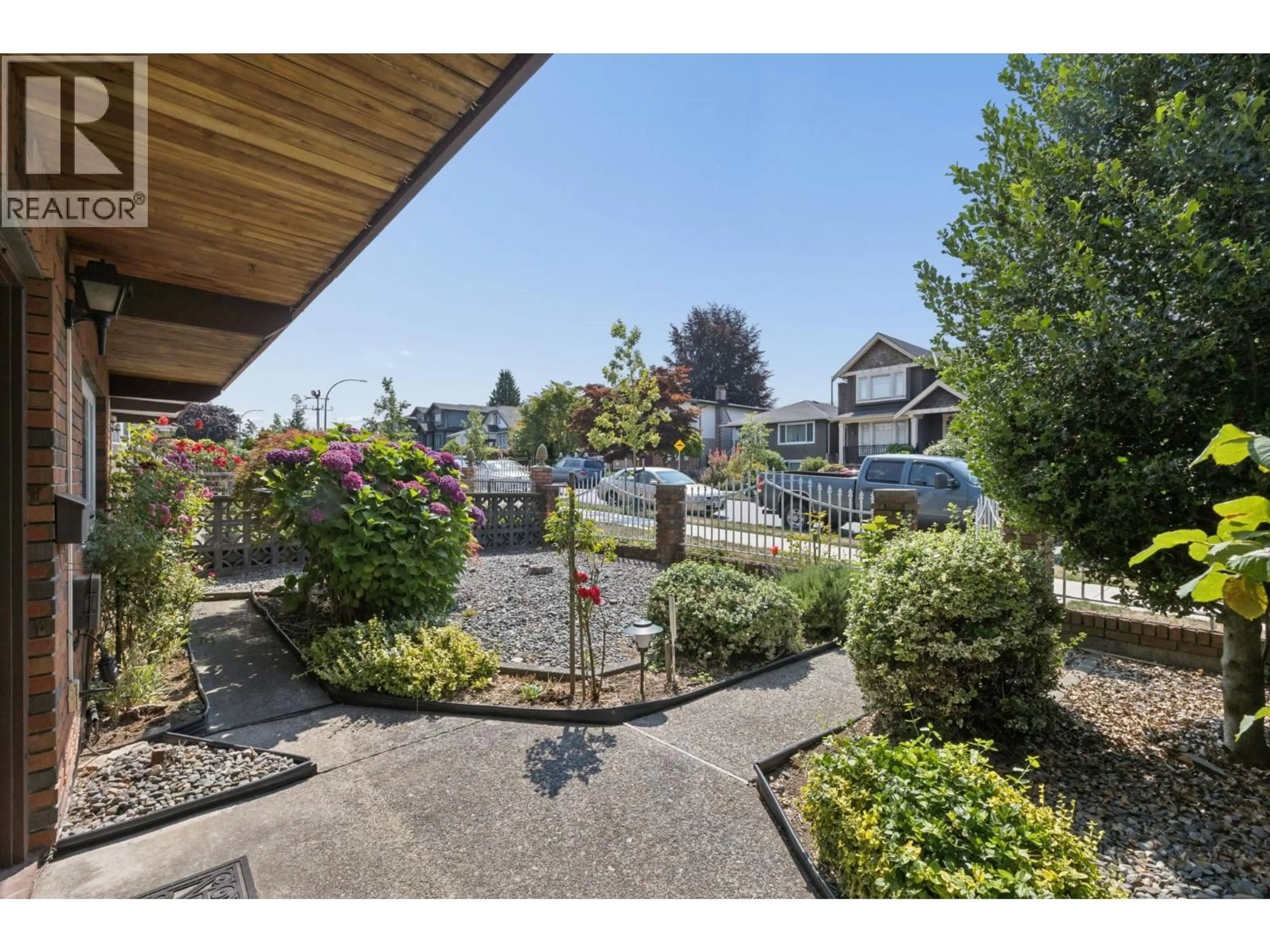 Patio, unknown for 4729 FRANCES STREET, Burnaby British Columbia V5C2S1