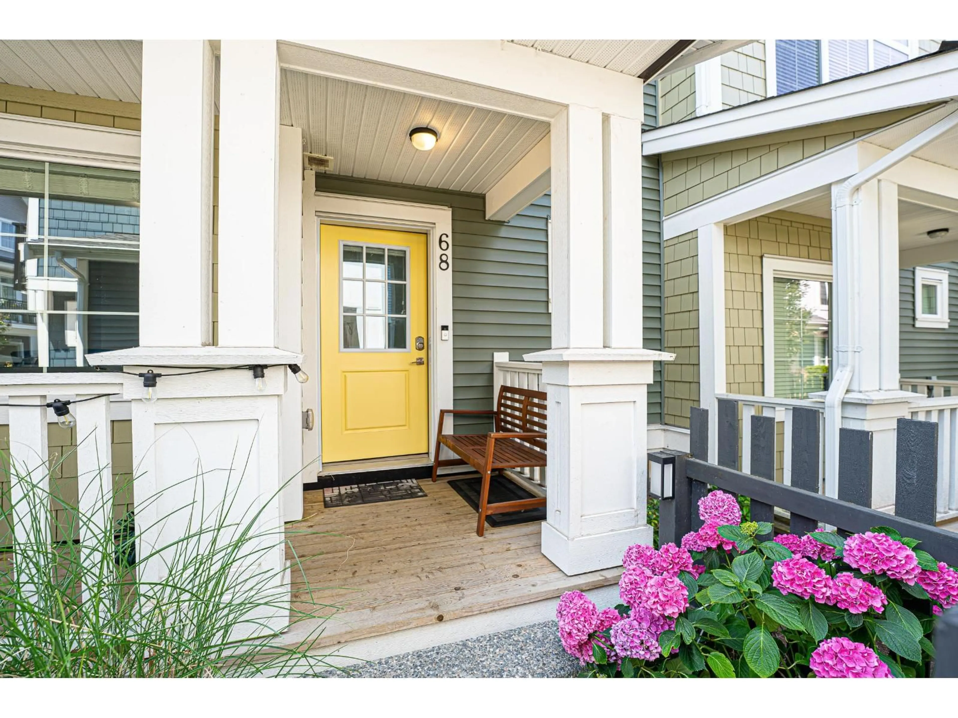Indoor entryway for 68 - 20180 84 AVENUE, Langley British Columbia V2Y3N5