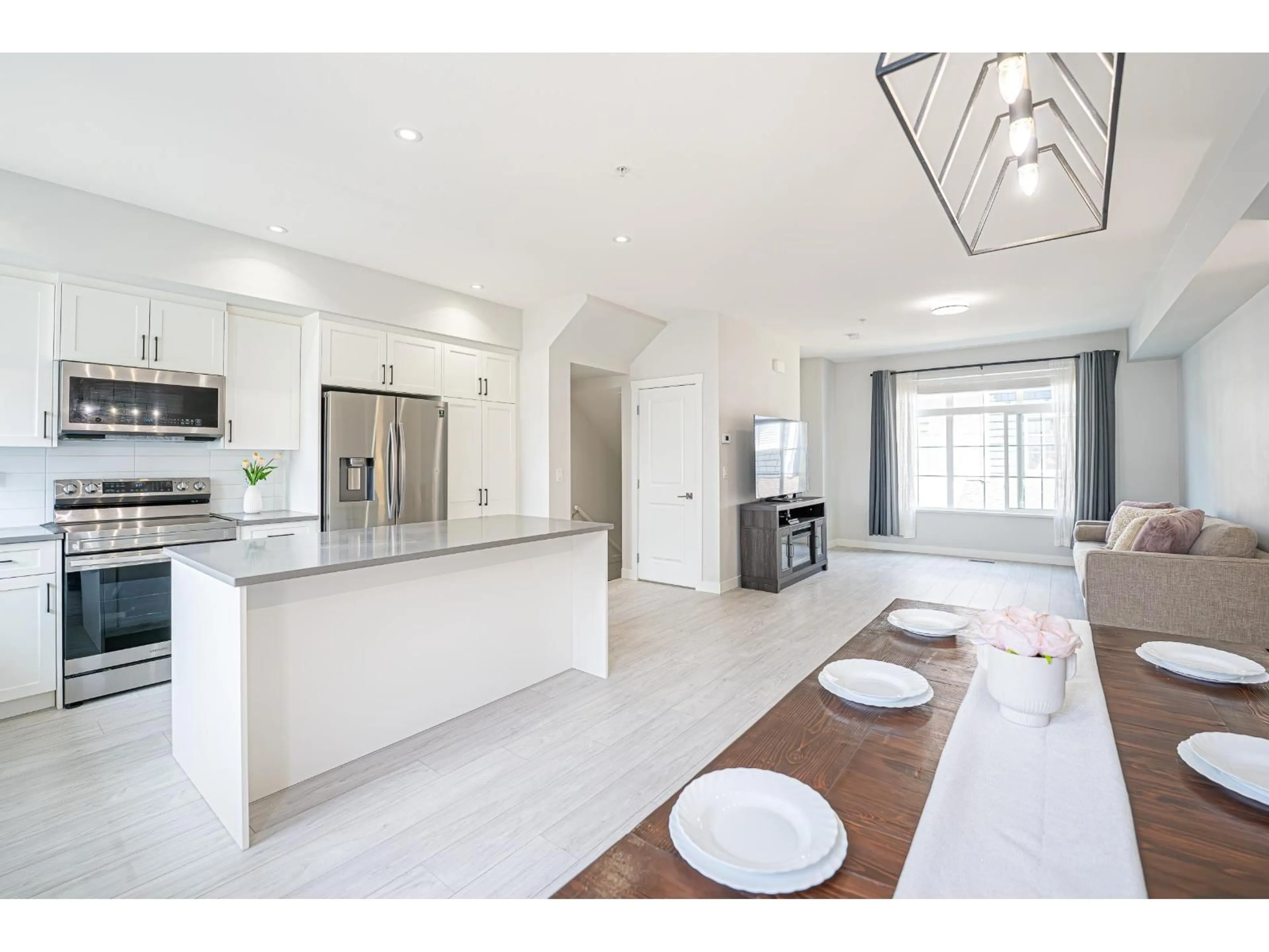 Open concept kitchen, ceramic/tile floor for 68 - 20180 84 AVENUE, Langley British Columbia V2Y3N5