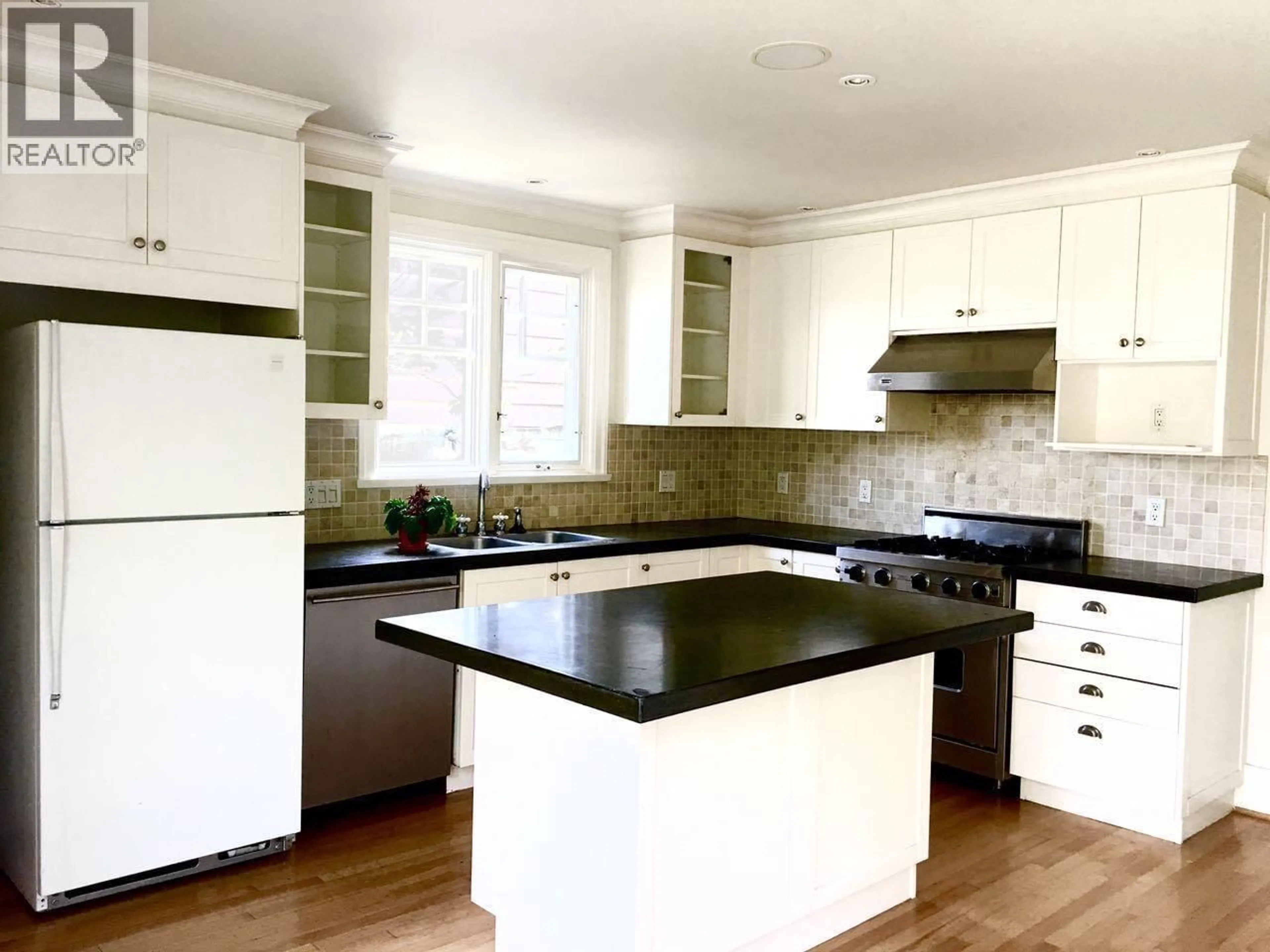 Open concept kitchen, unknown for 4633 4TH AVENUE, Vancouver British Columbia V6R1R6