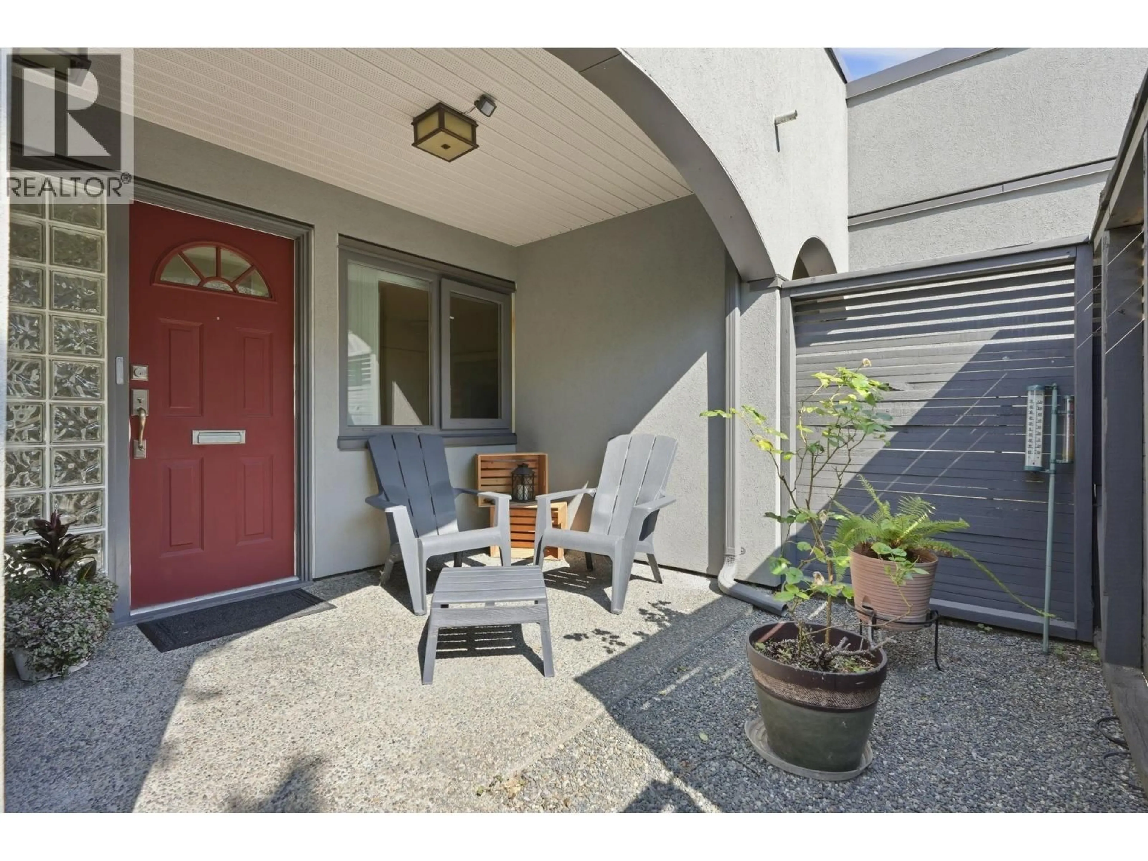 Indoor entryway for 1344 7TH AVENUE, Vancouver British Columbia V6H3W5