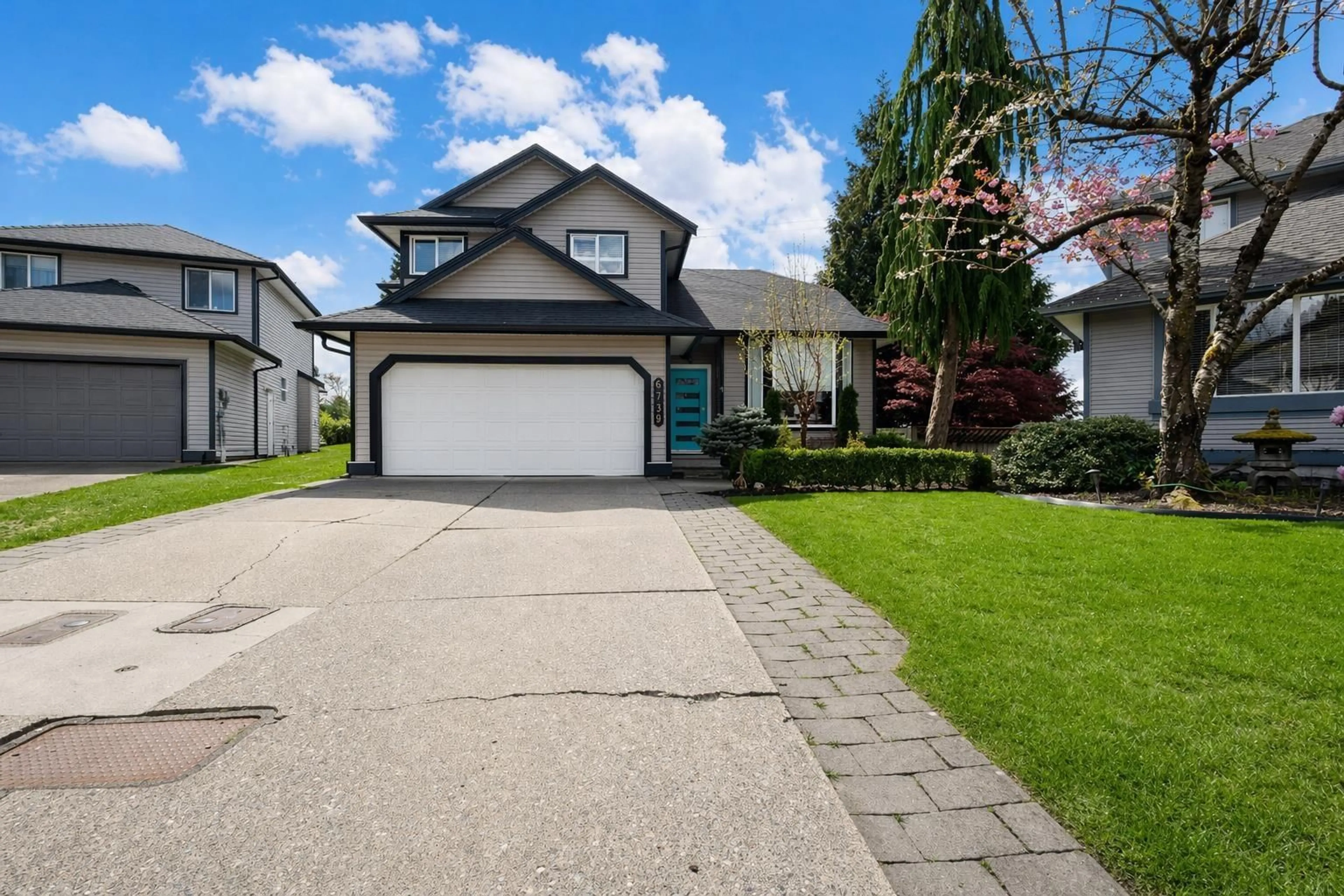 Home with vinyl exterior material, street for 6739 178B STREET, Surrey British Columbia V3S9E1