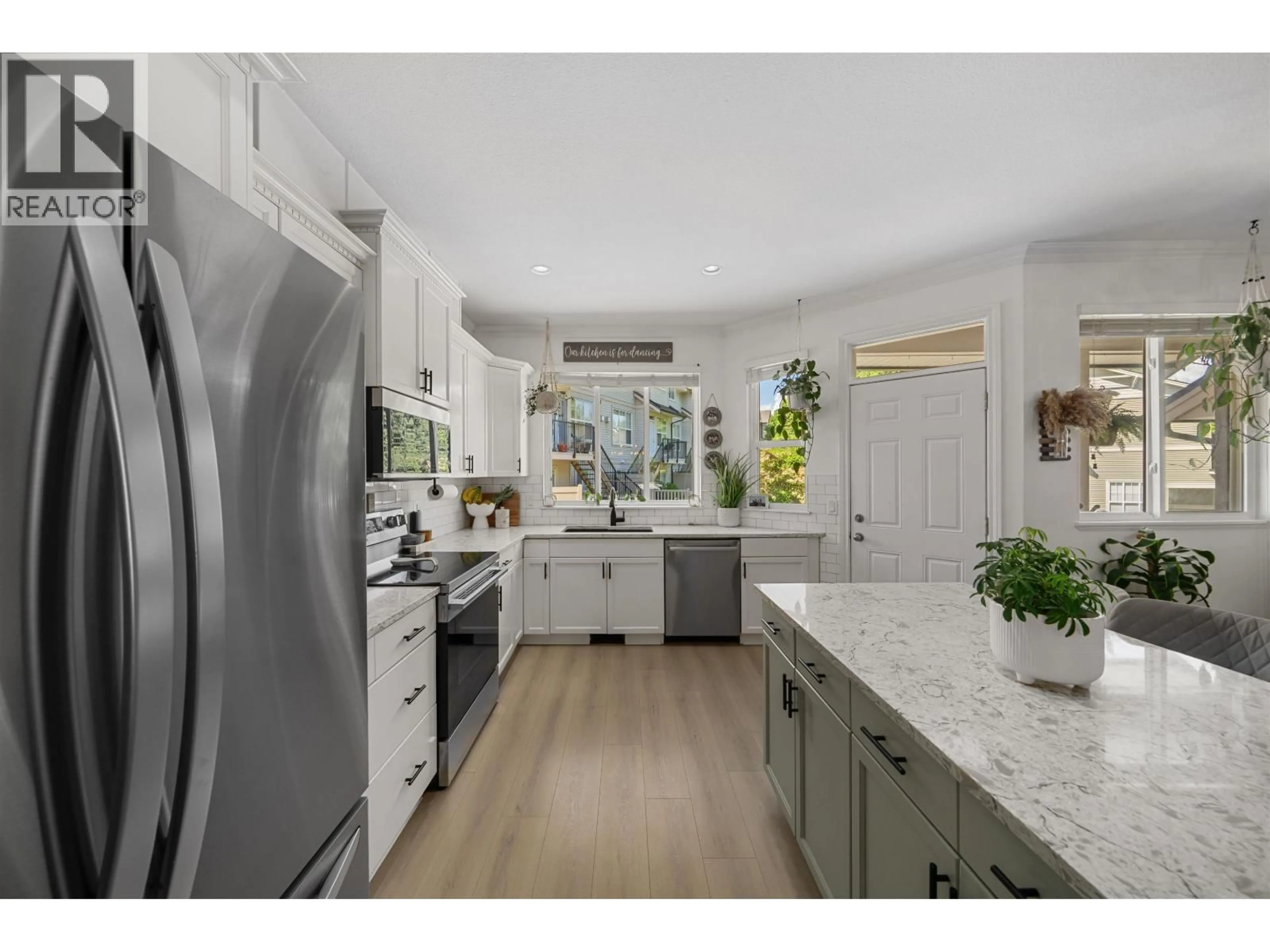 Open concept kitchen, ceramic/tile floor for 20 - 11720 COTTONWOOD DRIVE, Maple Ridge British Columbia V2X0G7