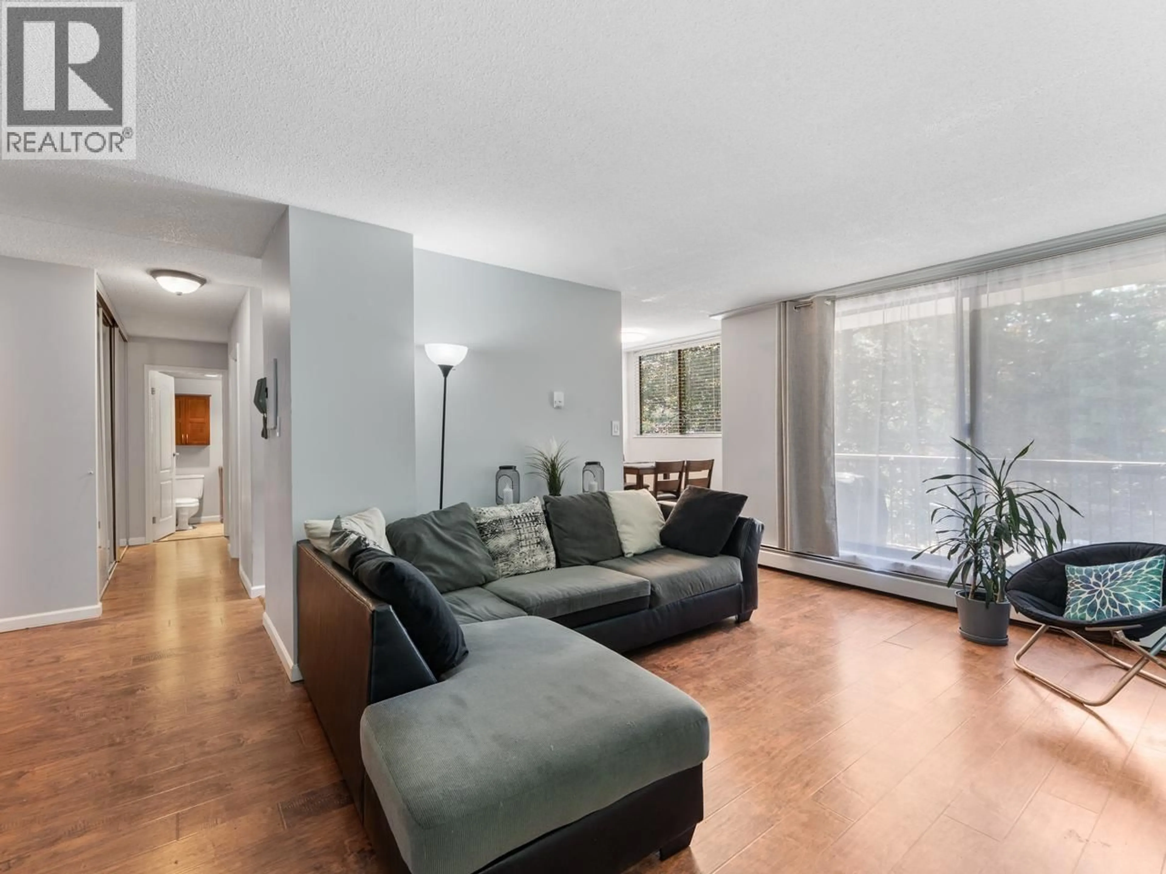 Living room with furniture, unknown for 404 - 320 ROYAL AVENUE, New Westminster British Columbia V3L5C6
