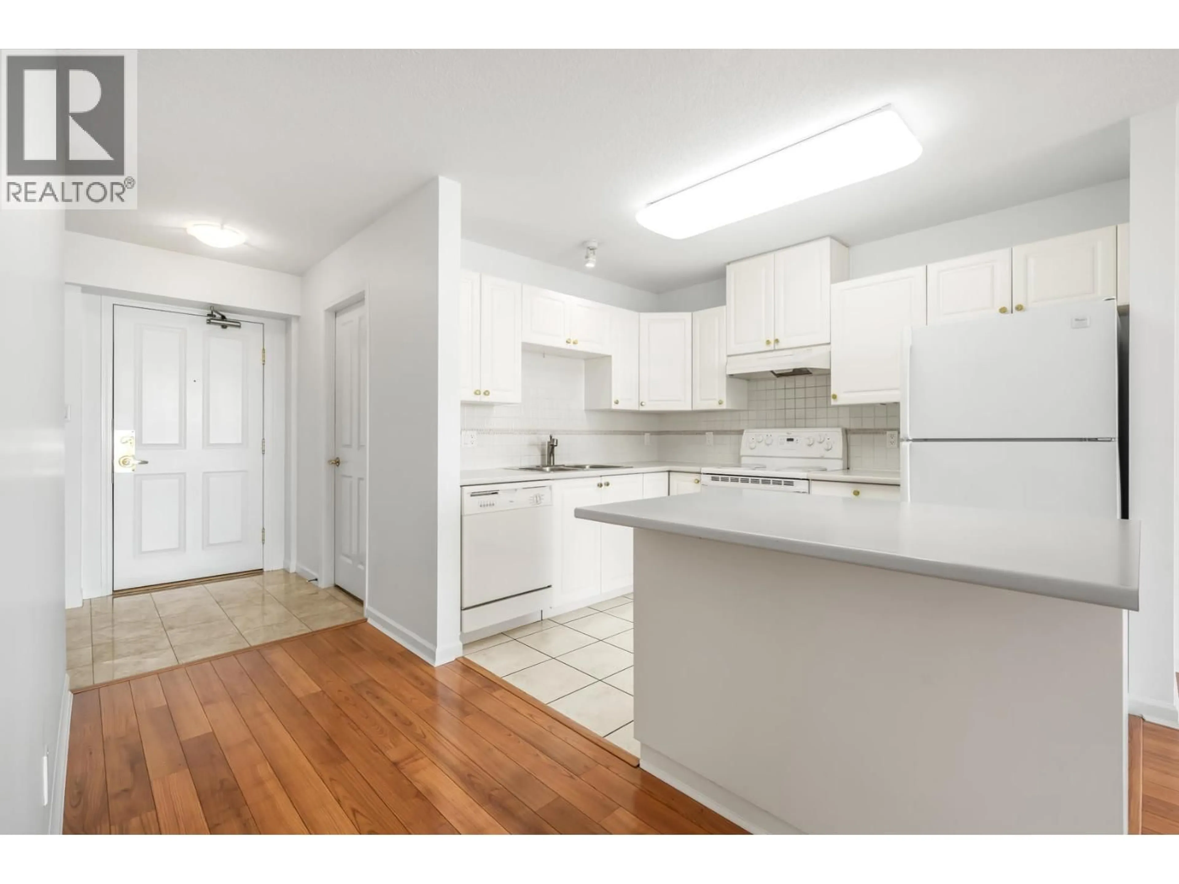 Standard kitchen, unknown for 1206 - 612 SIXTH STREET, New Westminster British Columbia V3L5V2