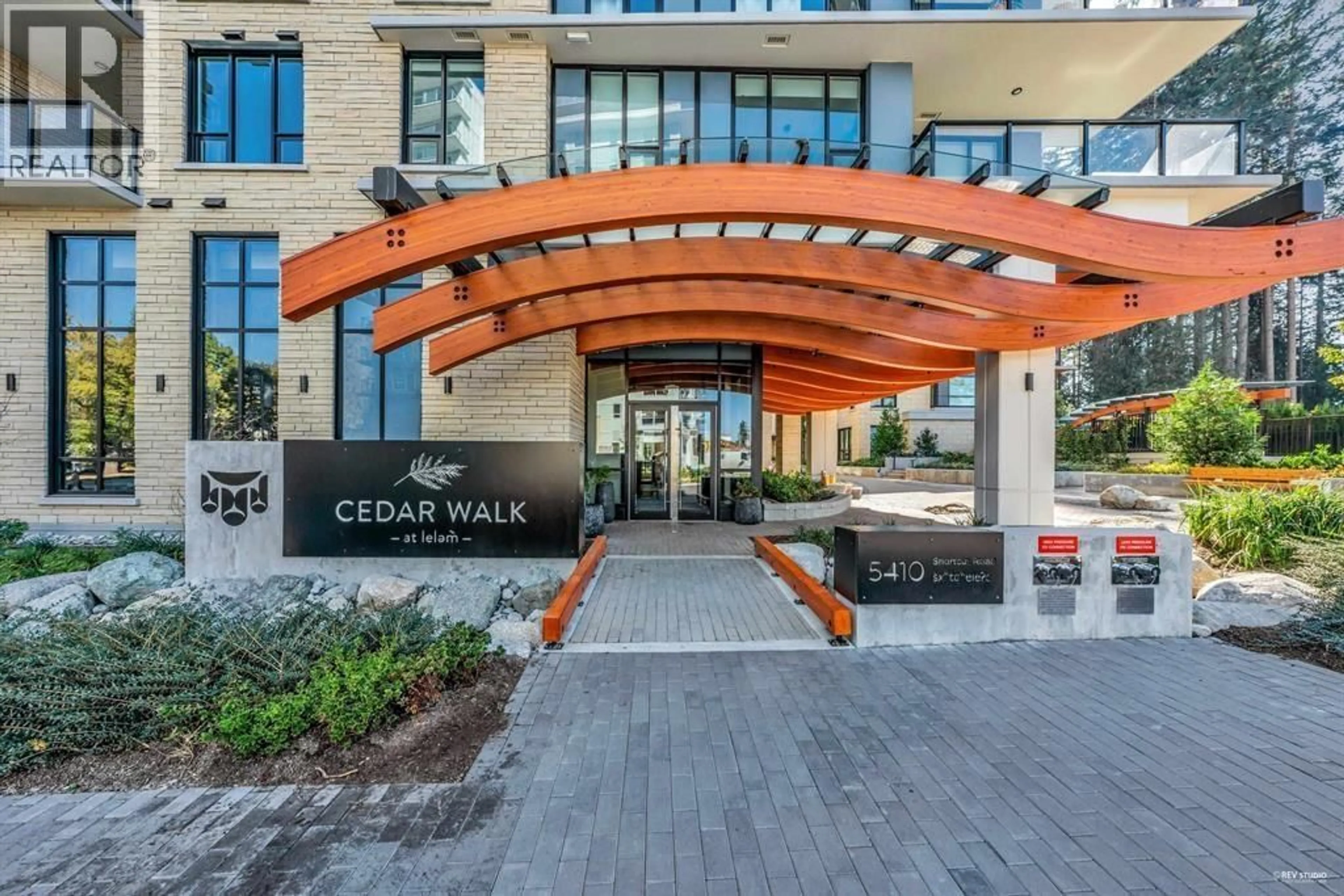 Indoor foyer for 1107 - 5410 SHORTCUT ROAD, Vancouver British Columbia V6T0C8