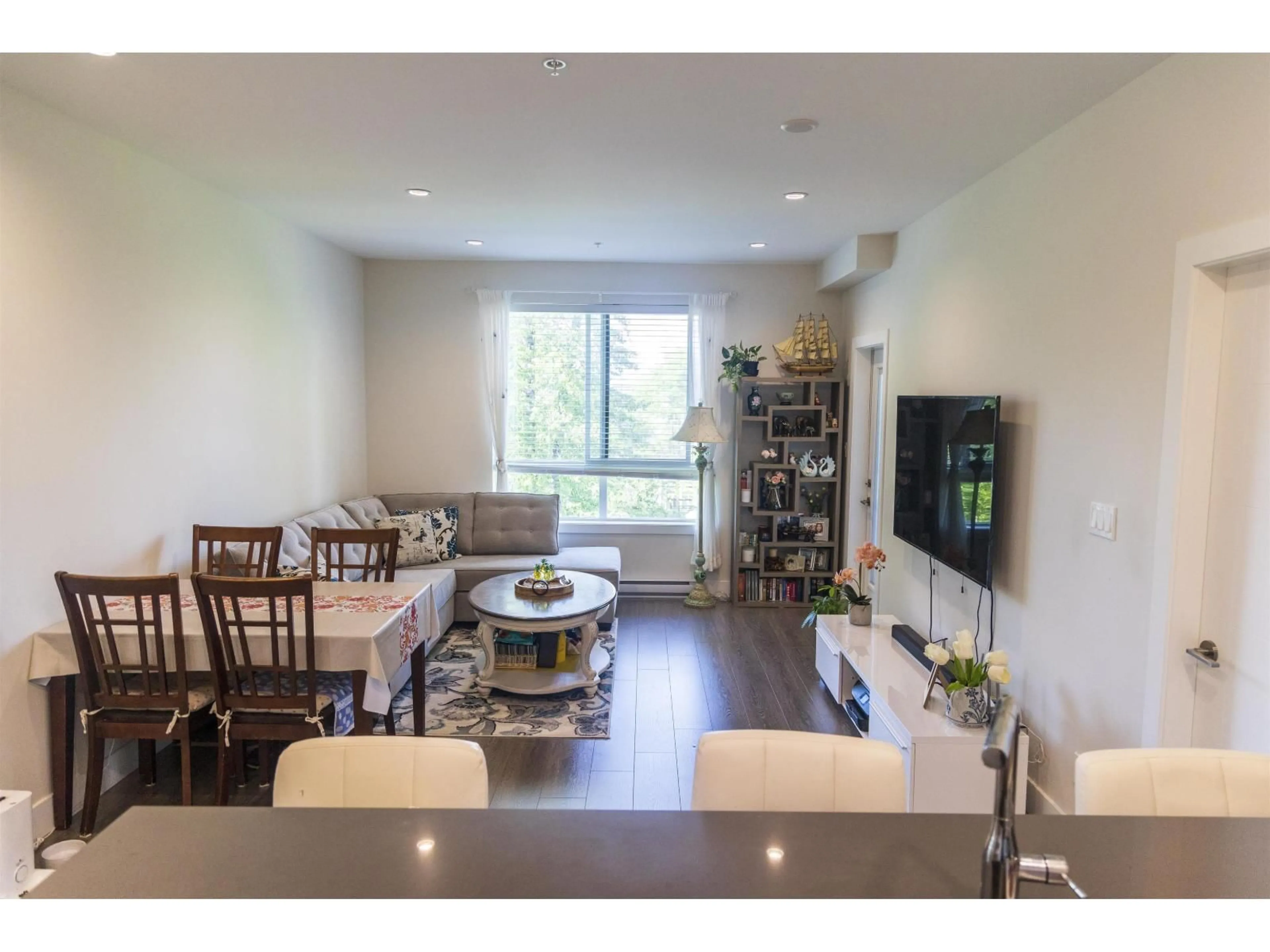 Unknown for 415 - 15351 101 AVENUE, Surrey British Columbia V3R0G2