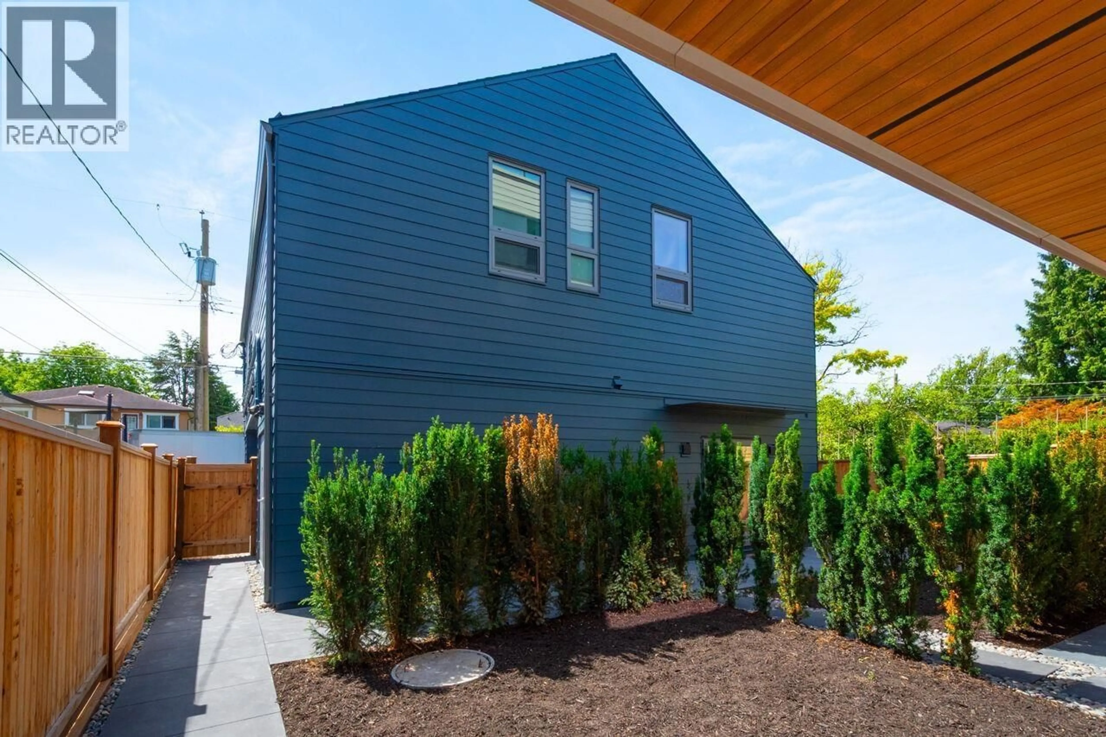 Home with vinyl exterior material, street for 3122 11TH AVENUE, Vancouver British Columbia V6K2M7