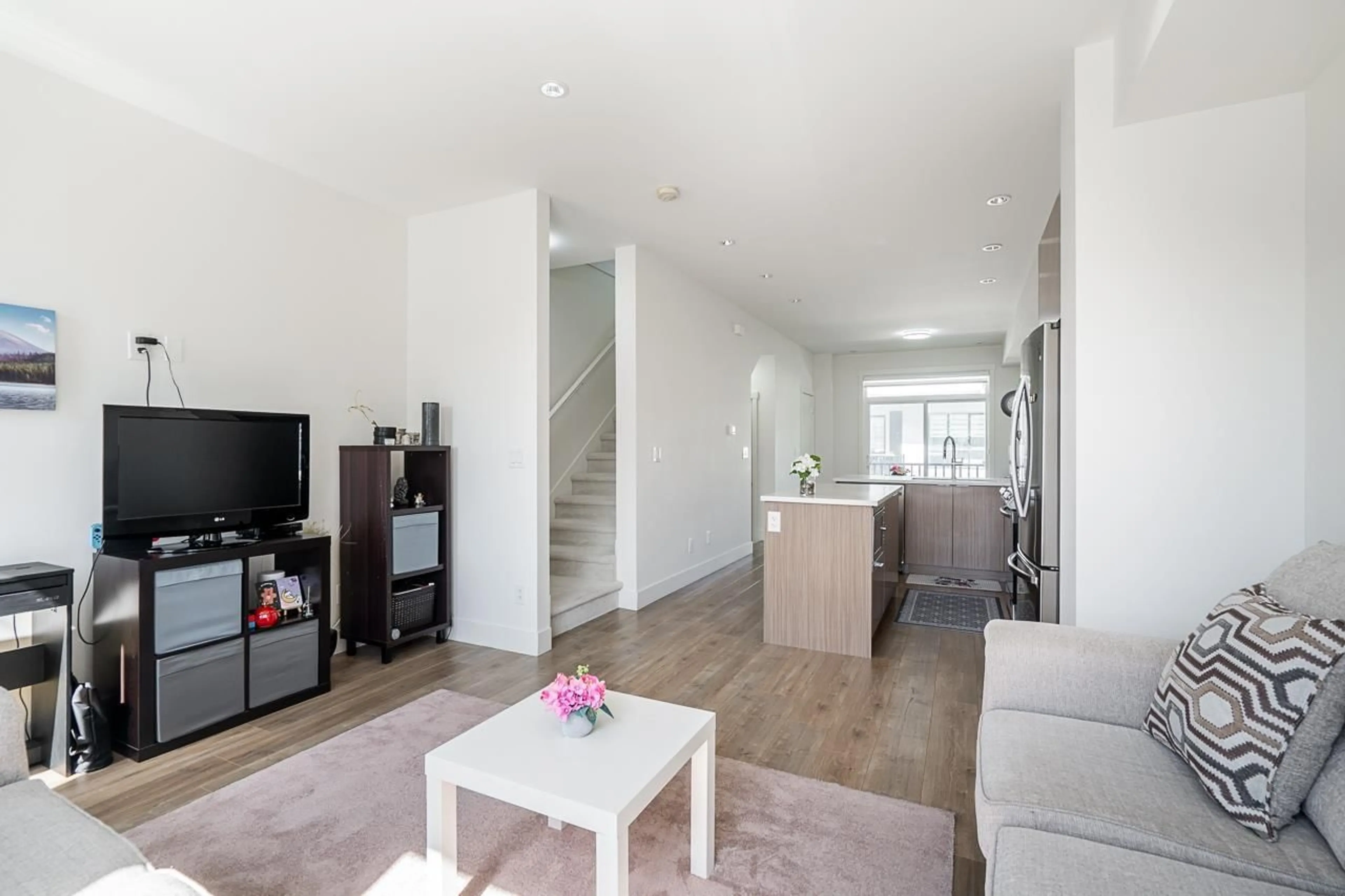 Living room with furniture, unknown for 23 - 11556 72A AVENUE, Delta British Columbia V4C1A9