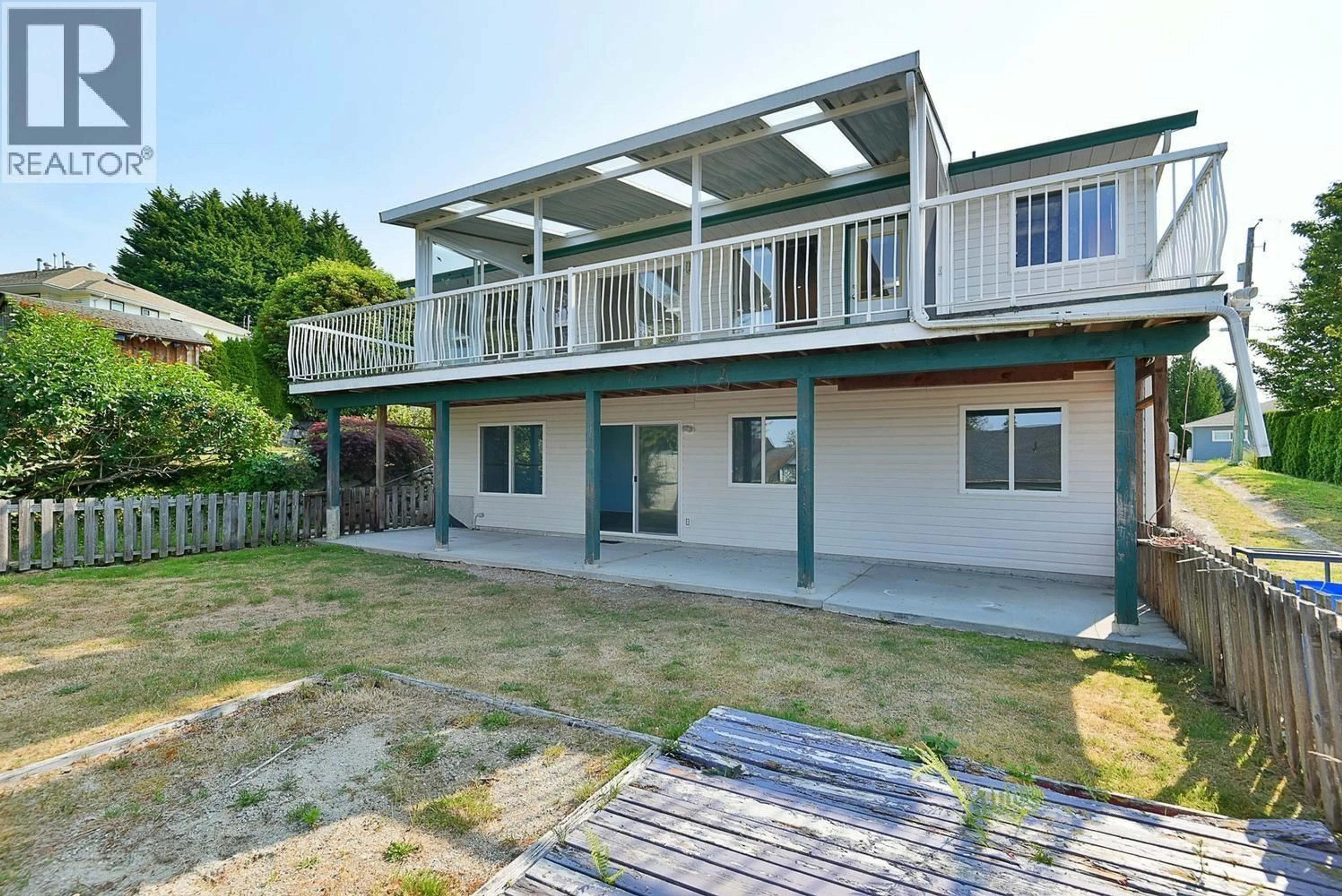 A pic from outside/outdoor area/front of a property/back of a property/a pic from drone, water/lake/river/ocean view for 4871 BLUEBERRY PLACE, Sechelt British Columbia V7Z0G2