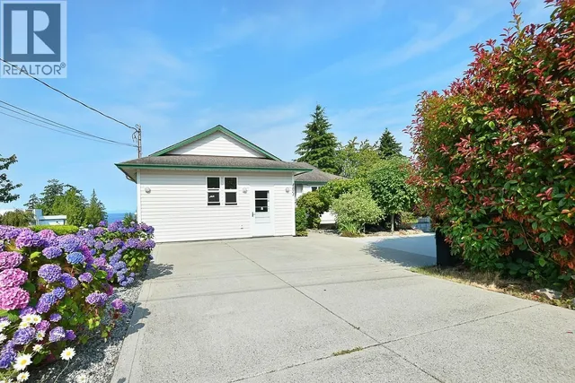 4871 BLUEBERRY PLACE, Sechelt 5