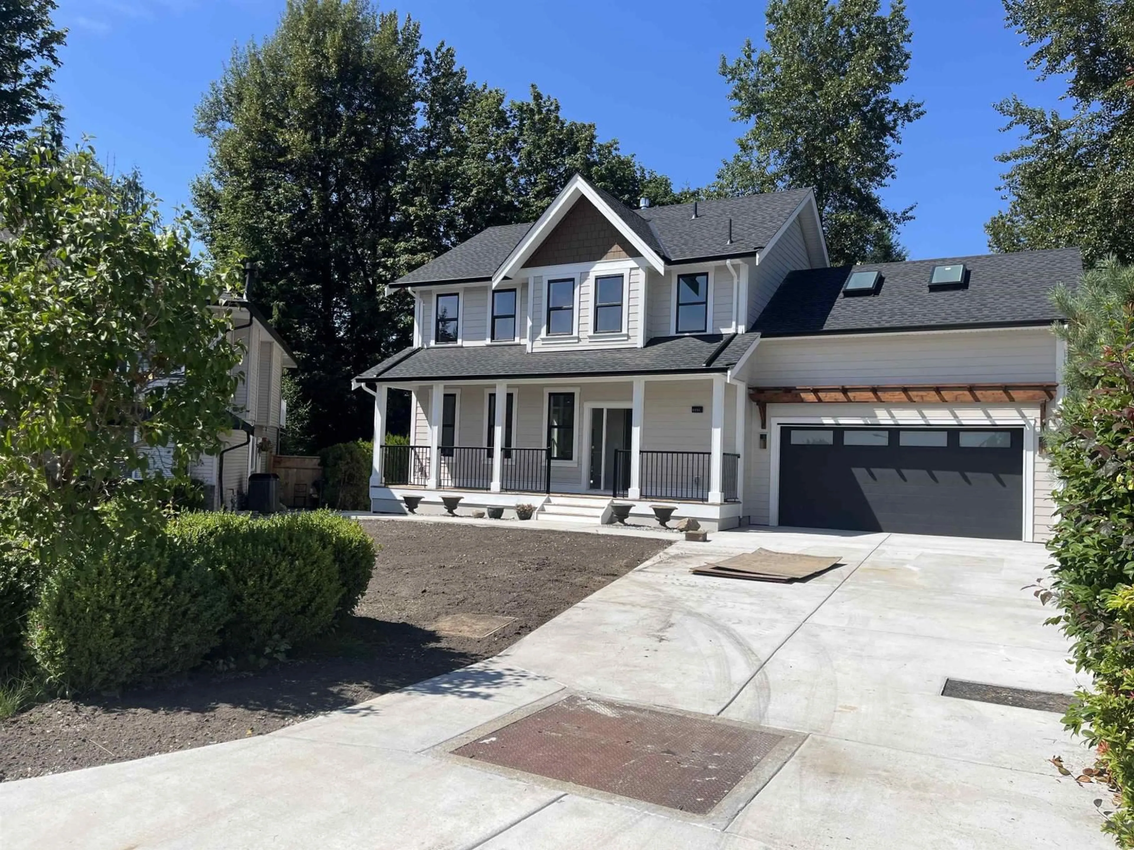Home with vinyl exterior material, street for 8336 MILLER CRESCENT, Mission British Columbia V2V6H7