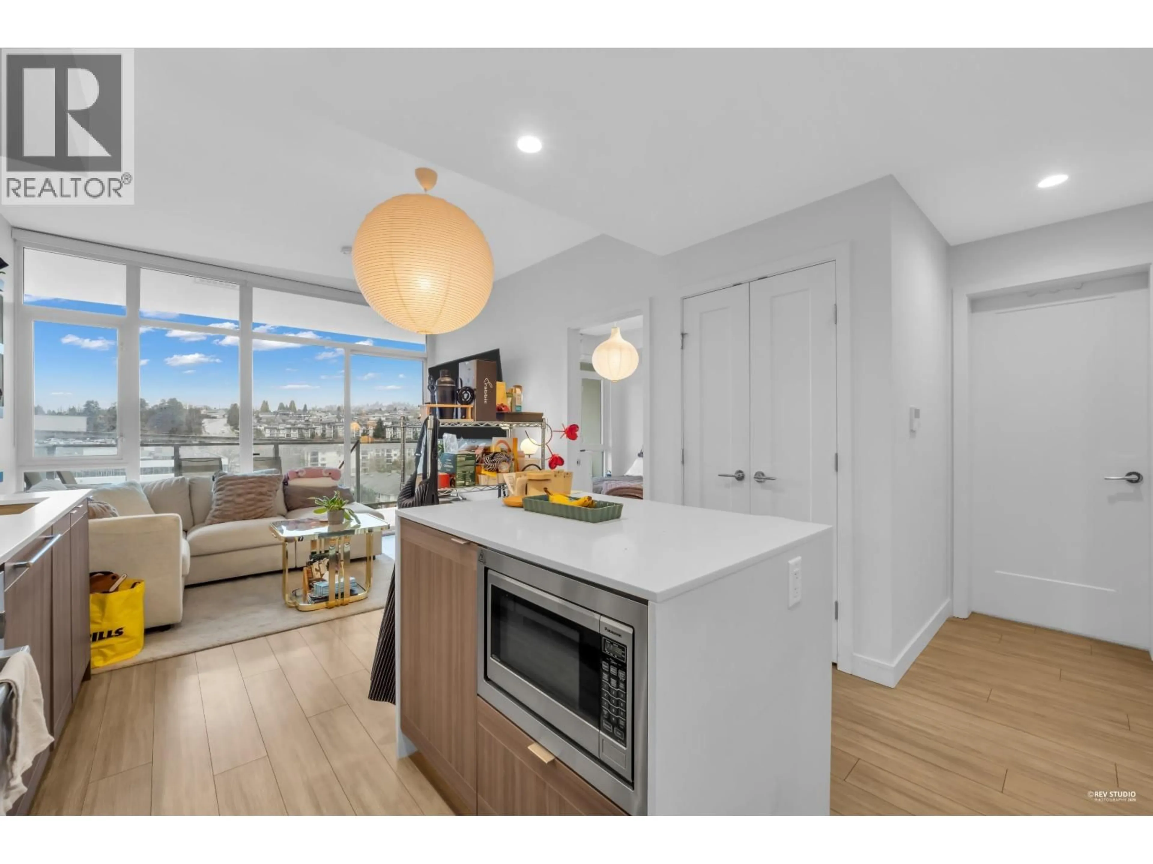 Open concept kitchen, unknown for 1105 - 2351 BETA AVENUE, Burnaby British Columbia V5C0M2