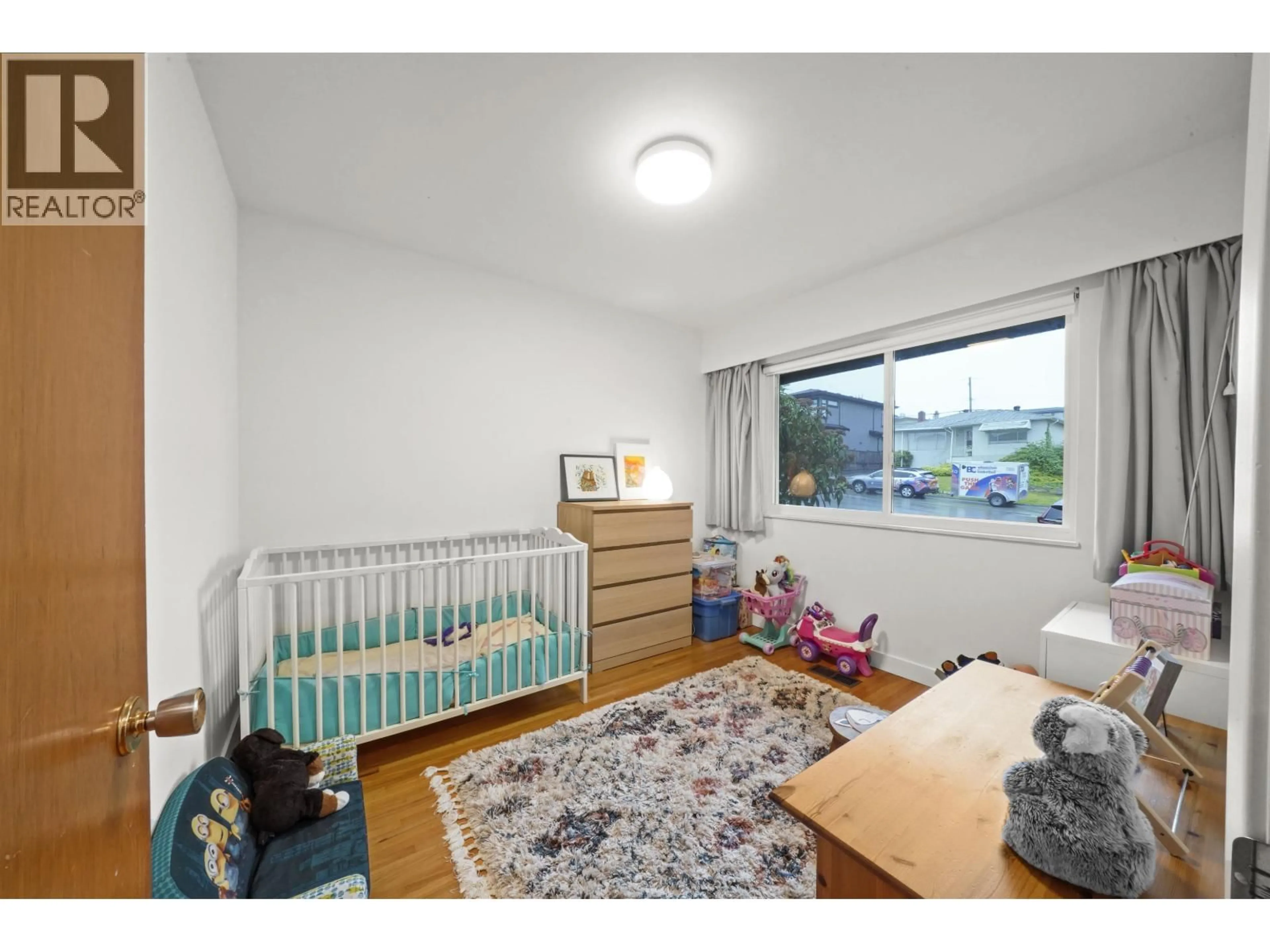 A pic of a room for 75 SPRINGER AVENUE, Burnaby British Columbia V5B3K4