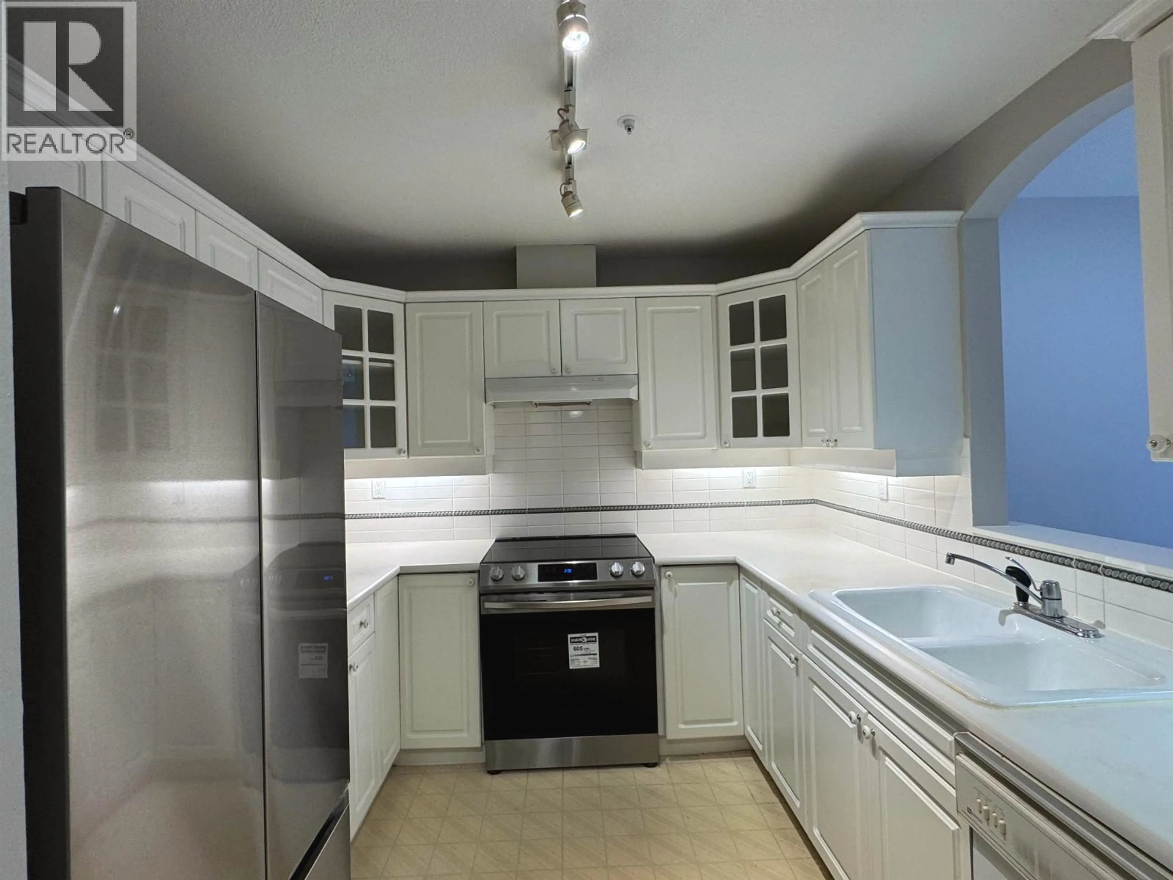 Standard kitchen, unknown for 308 - 5835 HAMPTON PLACE, Vancouver British Columbia V6T2G2