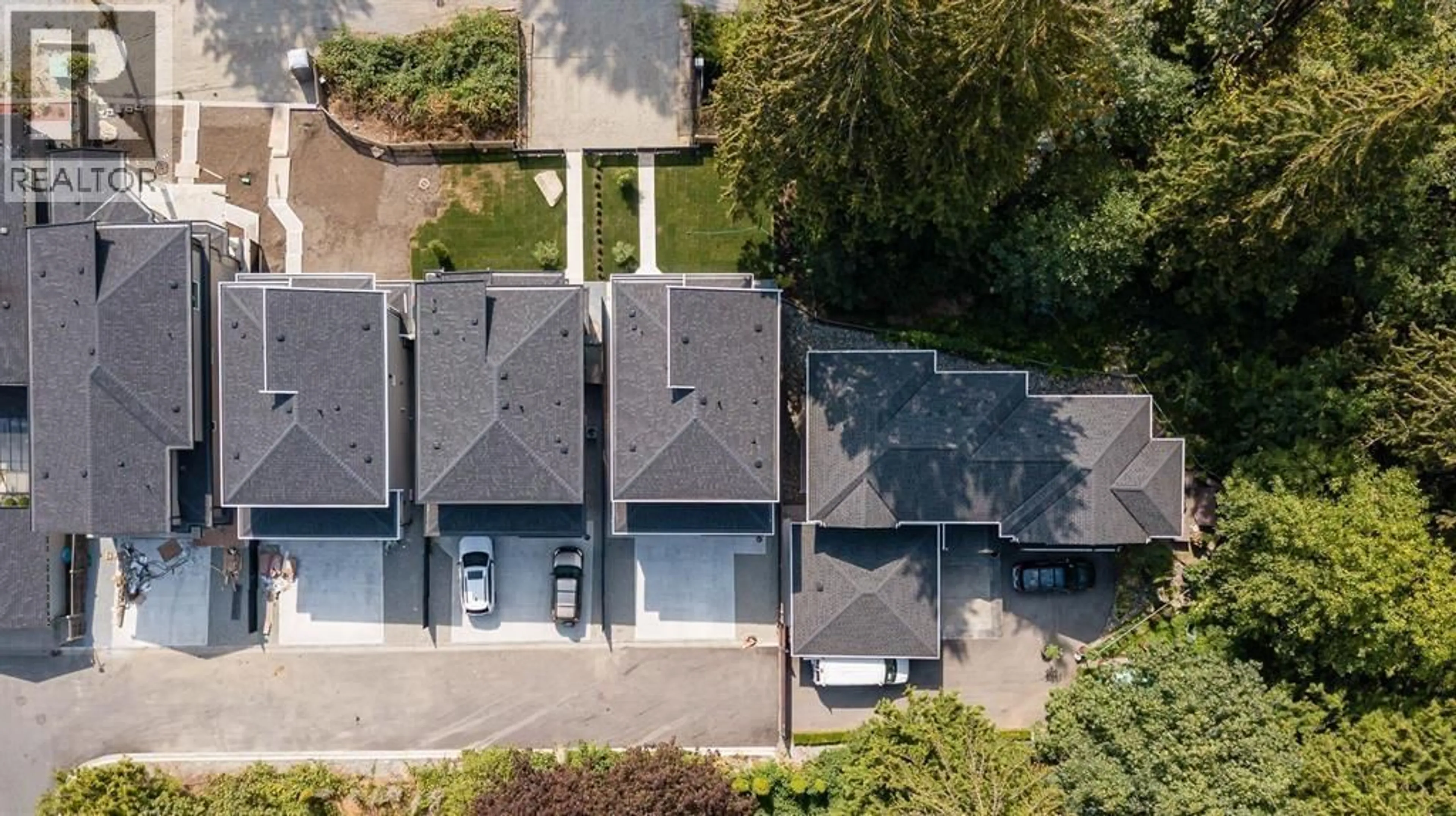 A pic from outside/outdoor area/front of a property/back of a property/a pic from drone, street for 3409 VICTORIA DRIVE, Coquitlam British Columbia V3B2V5
